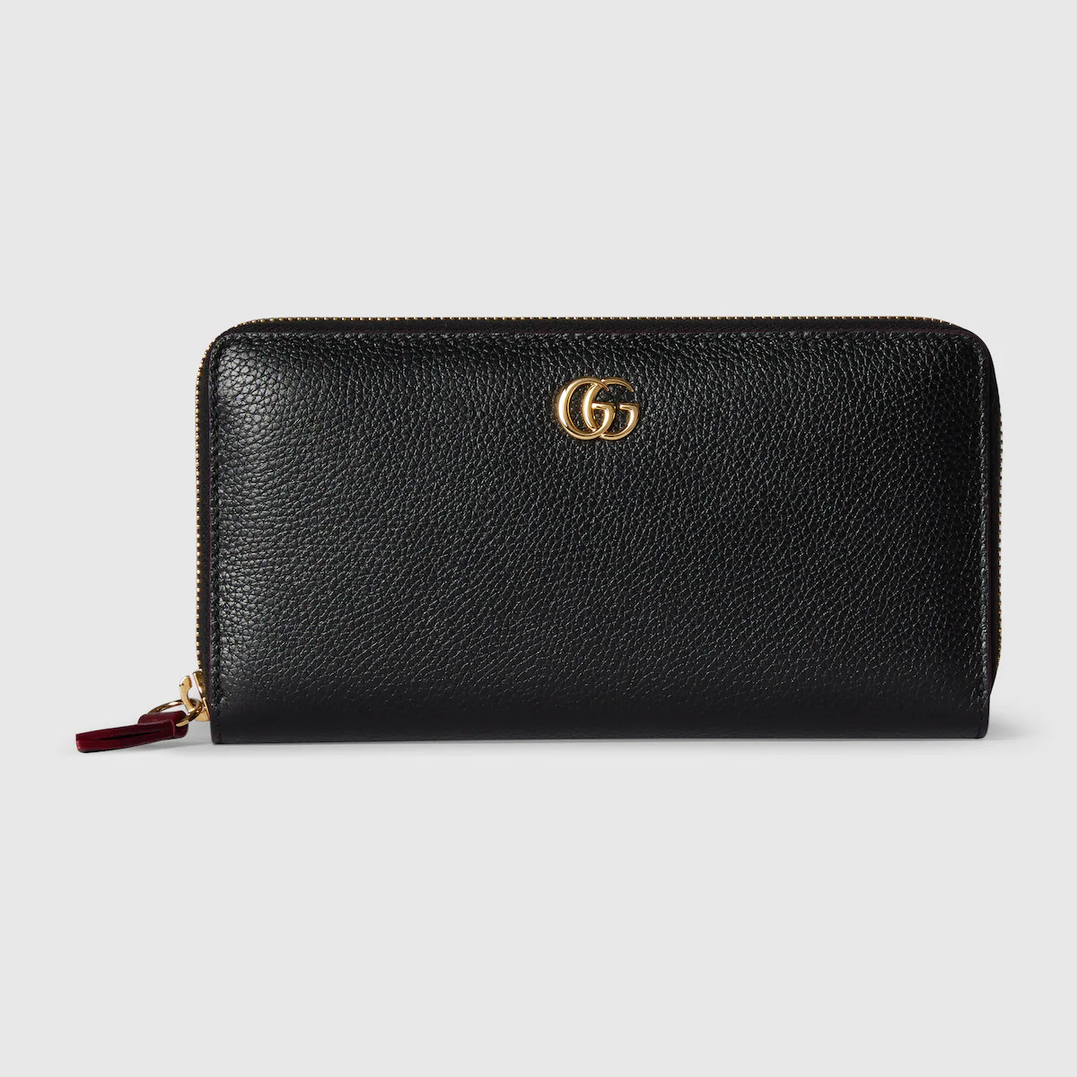 The GG Marmont small leathergoods collection presents contemporary silhouettes that blend differe... | Gucci (US)