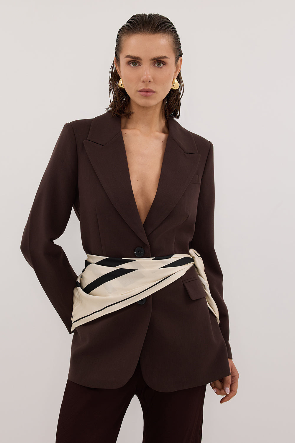ELLE DARK CHOCOLATE BLAZER | DISSH