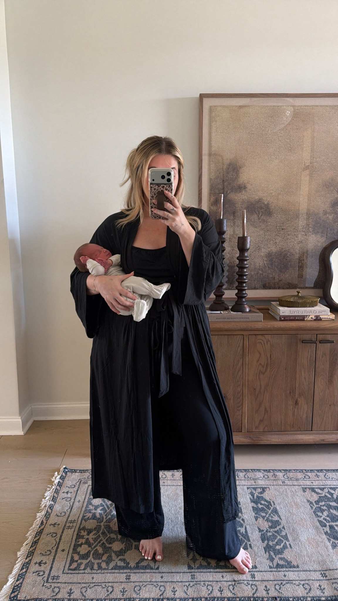 3 peice lightweight & buttery pj set! Comes in a few different colors. I’m in the XL/XXL 🤍