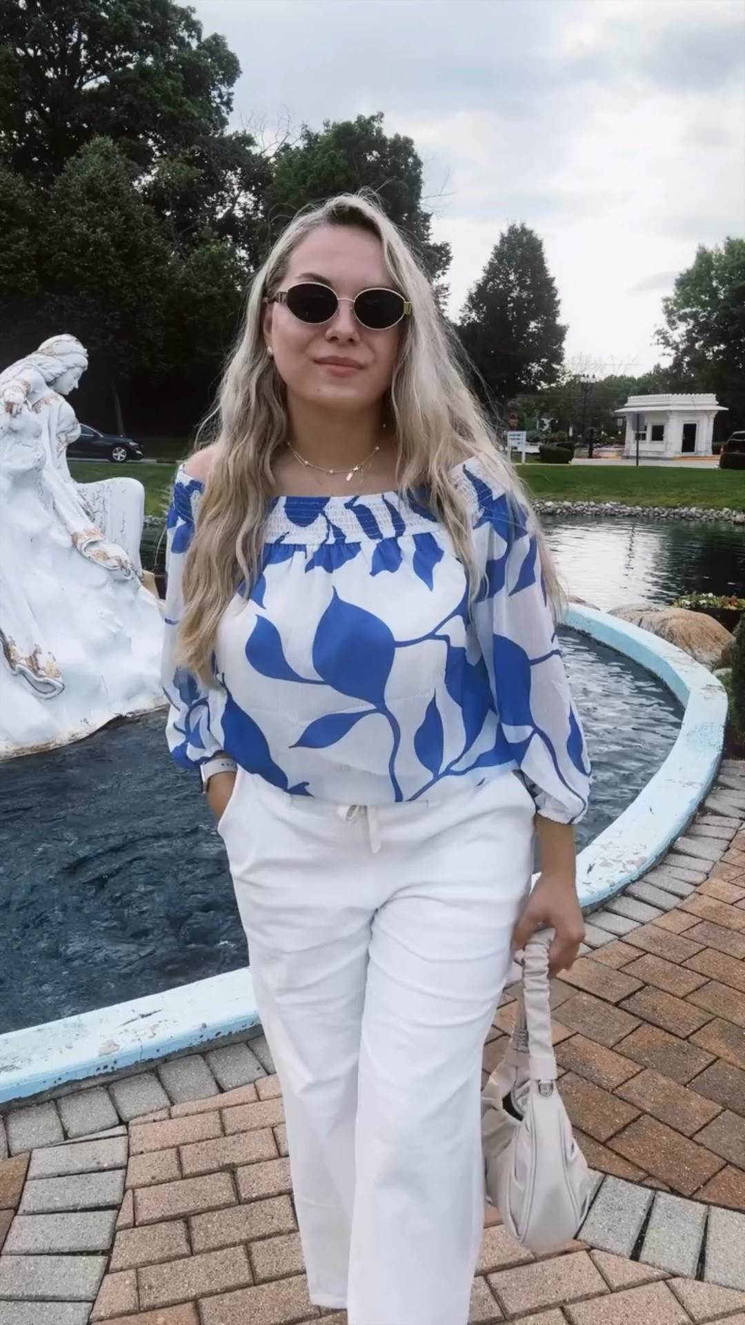 Elegant and effortless 💙
These high-waisted white jeans and this flowy printed blouse from @zesica_official  @merokeetyofficial 💙🤍
 are perfect for a summer day out. Comfortable, stylish, and timeless!
#influencer 
#amazonfashion #amazonstyle #amazonfinds #styleinspo #chiclook #summerstyle #whitejeans #printedblouse #ootd #fashionfinds #elegantstyle