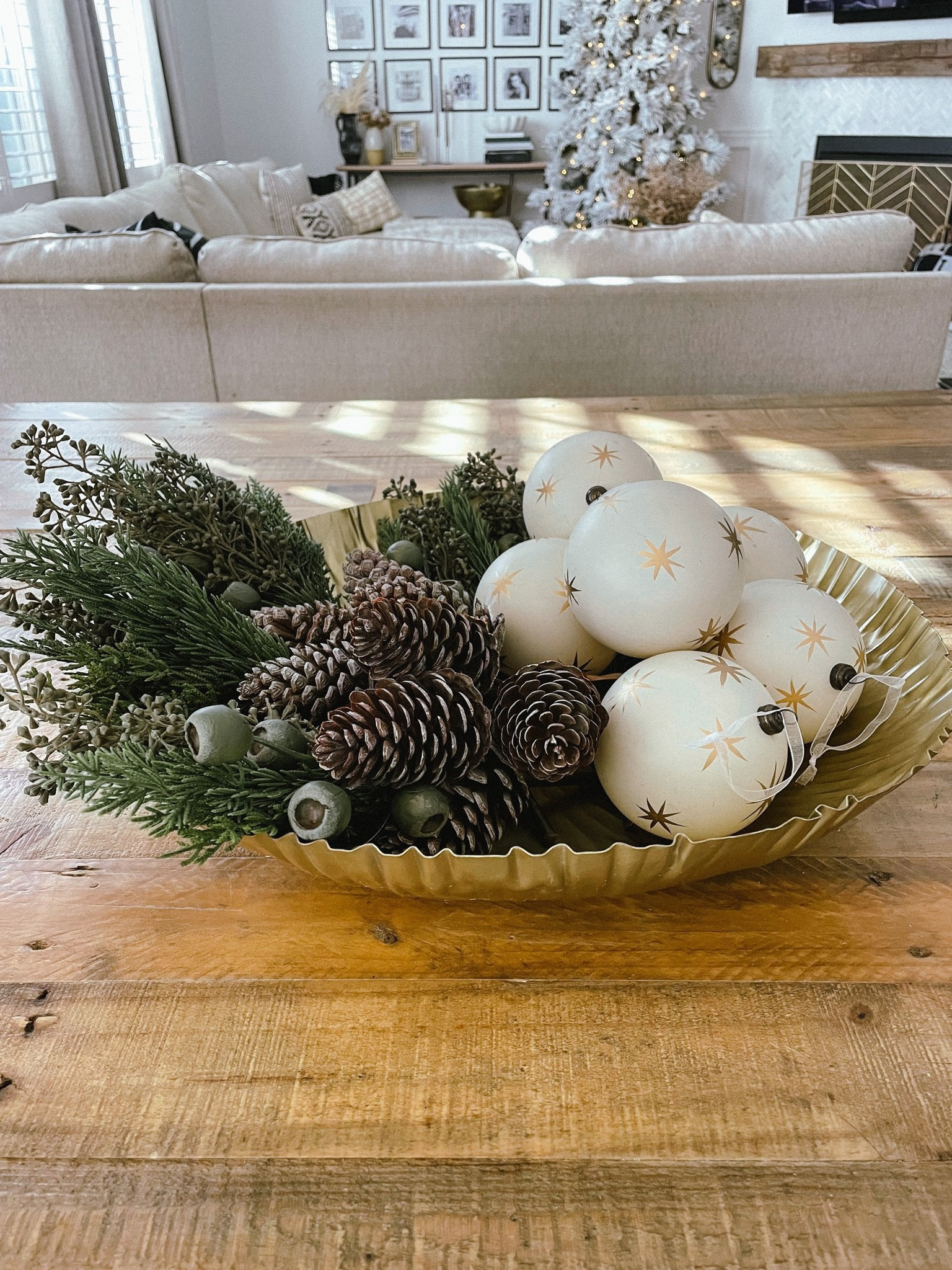 Holiday touches!

Faux greenery
Faux pine cones
Ornaments
Christmas decor
Holiday decor


#LTKSeasonal #LTKHolidaySale #LTKHoliday
