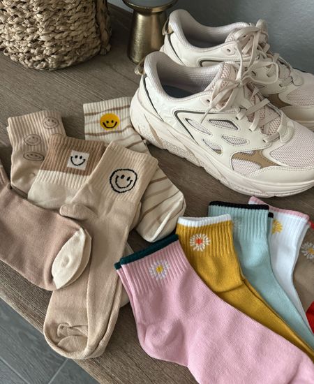 Cute crew socks to go with neutral sneakers! 

