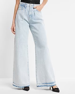 Super High Waisted Light Wash Pleated Baggy Wide Leg Jeans | Express