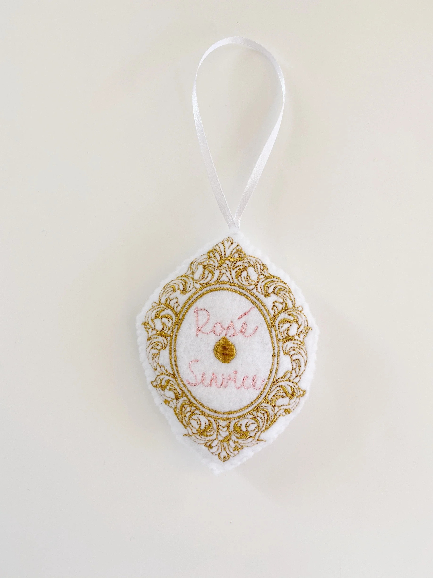 Bauble Rose Service | All The Finery