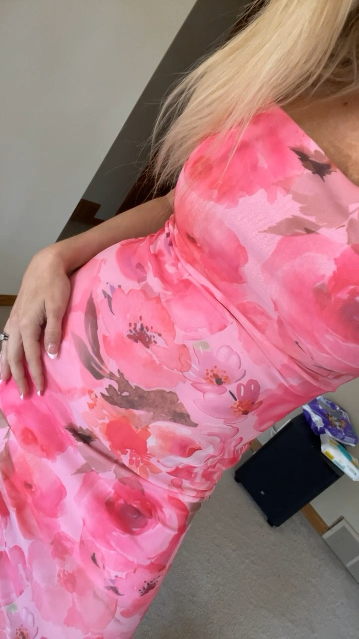 Super gorgeous floral dress from Amazon and under $40💕 all sheer but has a lining underneath to prevent from being see through. Fira very tts and I’m wearing my true size small 🫶🏼

#LTKfindsunder50 #LTKstyletip #LTKSeasonal