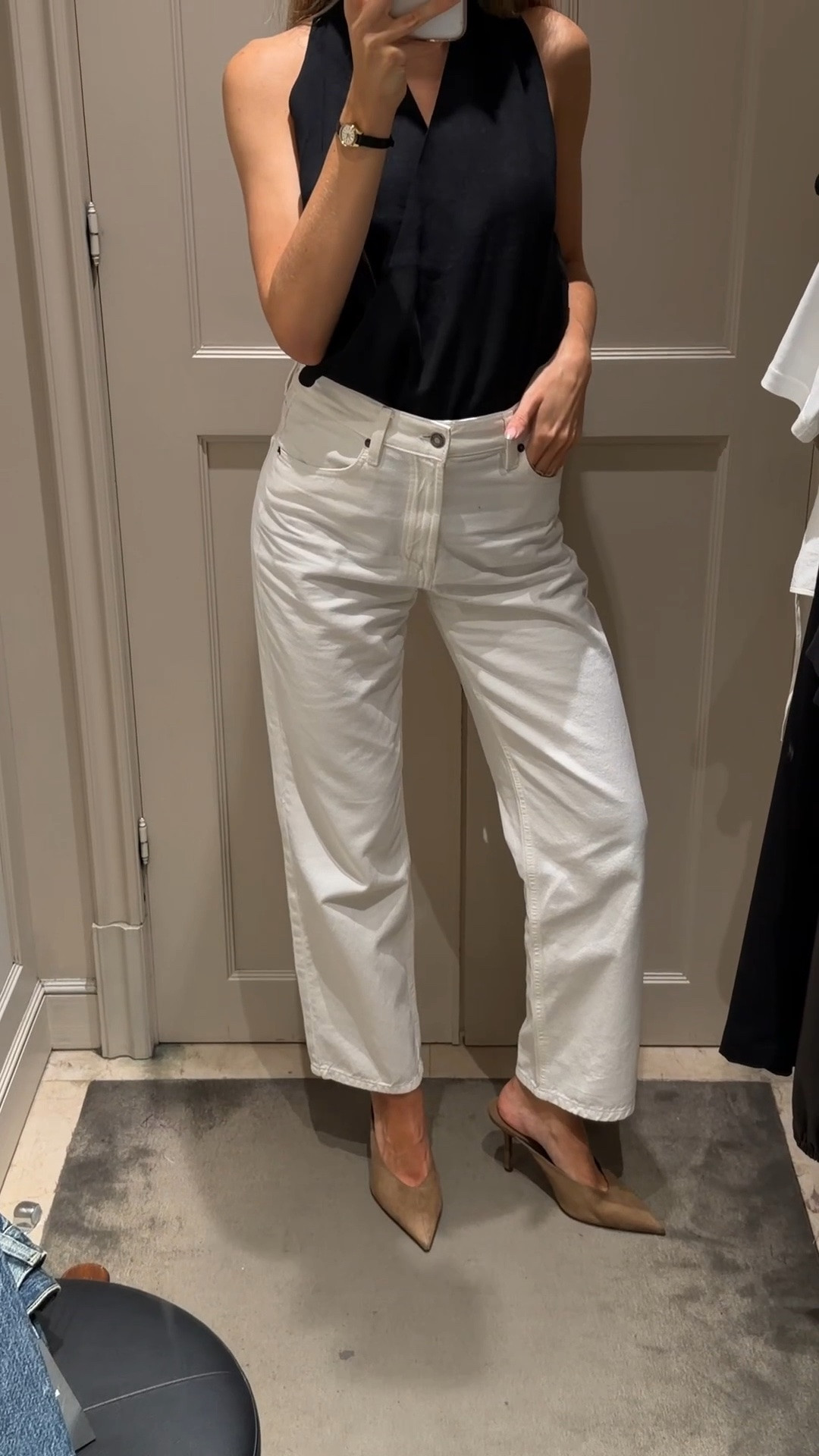 Must have white straight leg jeans for summer 🫶🏼 I’m wearing the jeans size 36 and I’m 173cm. The top is size S

#LTKootd