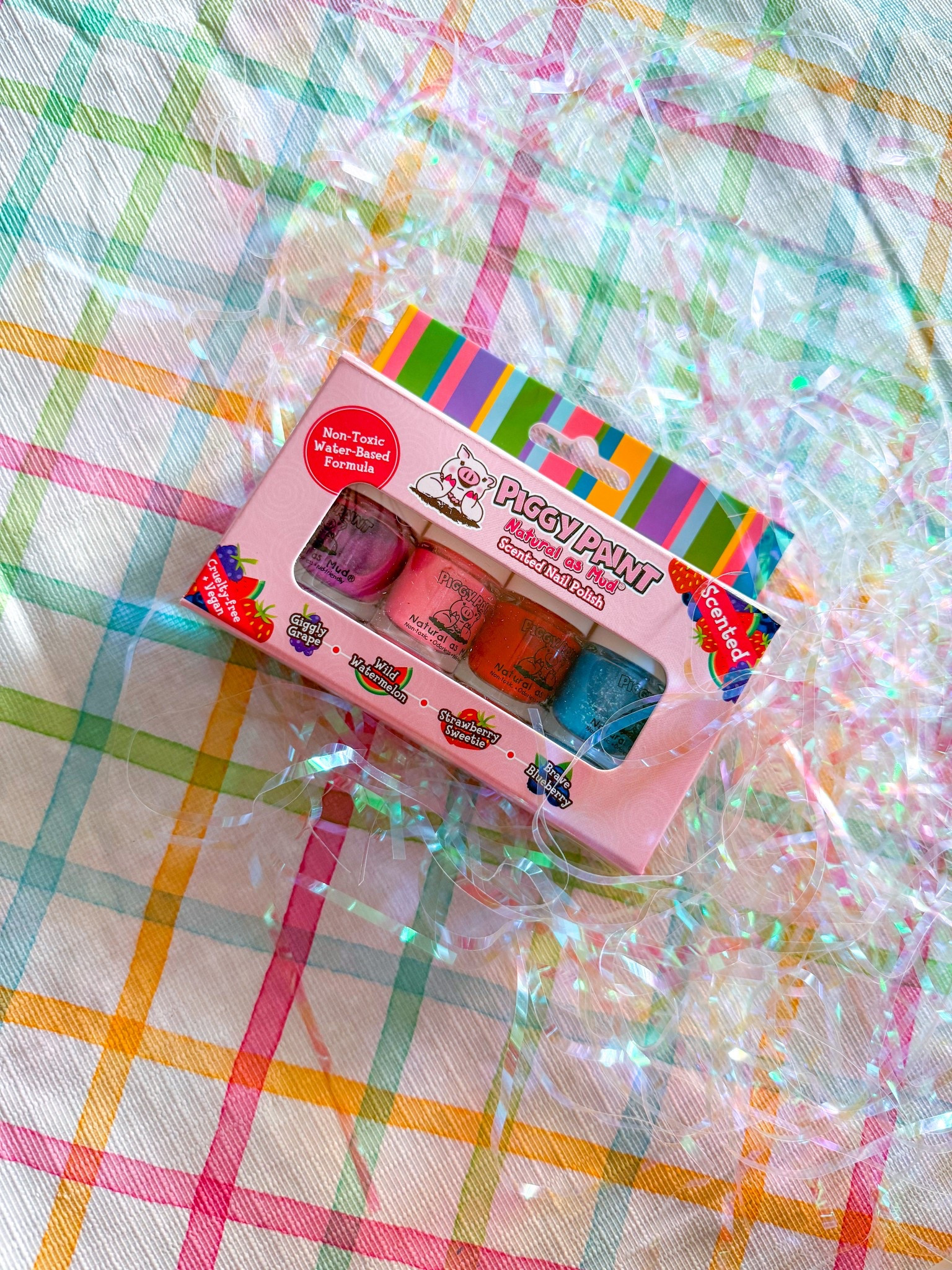 Non-toxic fingernail polish for your little one! 💅🏽
#PiggiePaint #Nontoxic #ForTheKiddos #WaterBased #Scented