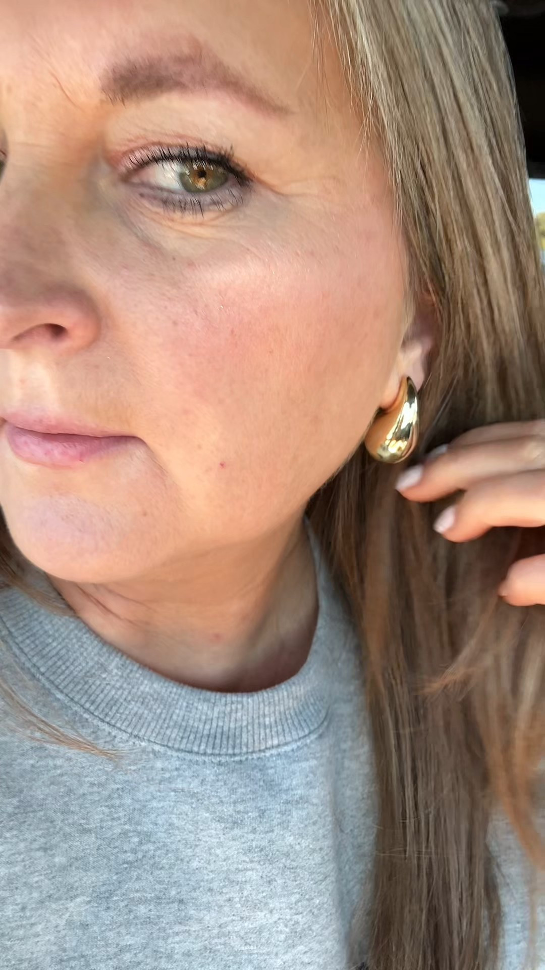 New earrings!! I’m loving these! They’re a tear drop shape, they come in two different sizes and also in silver. Super reasonably priced too 

#LTKBeauty #LTKStyleTip #LTKFindsUnder50