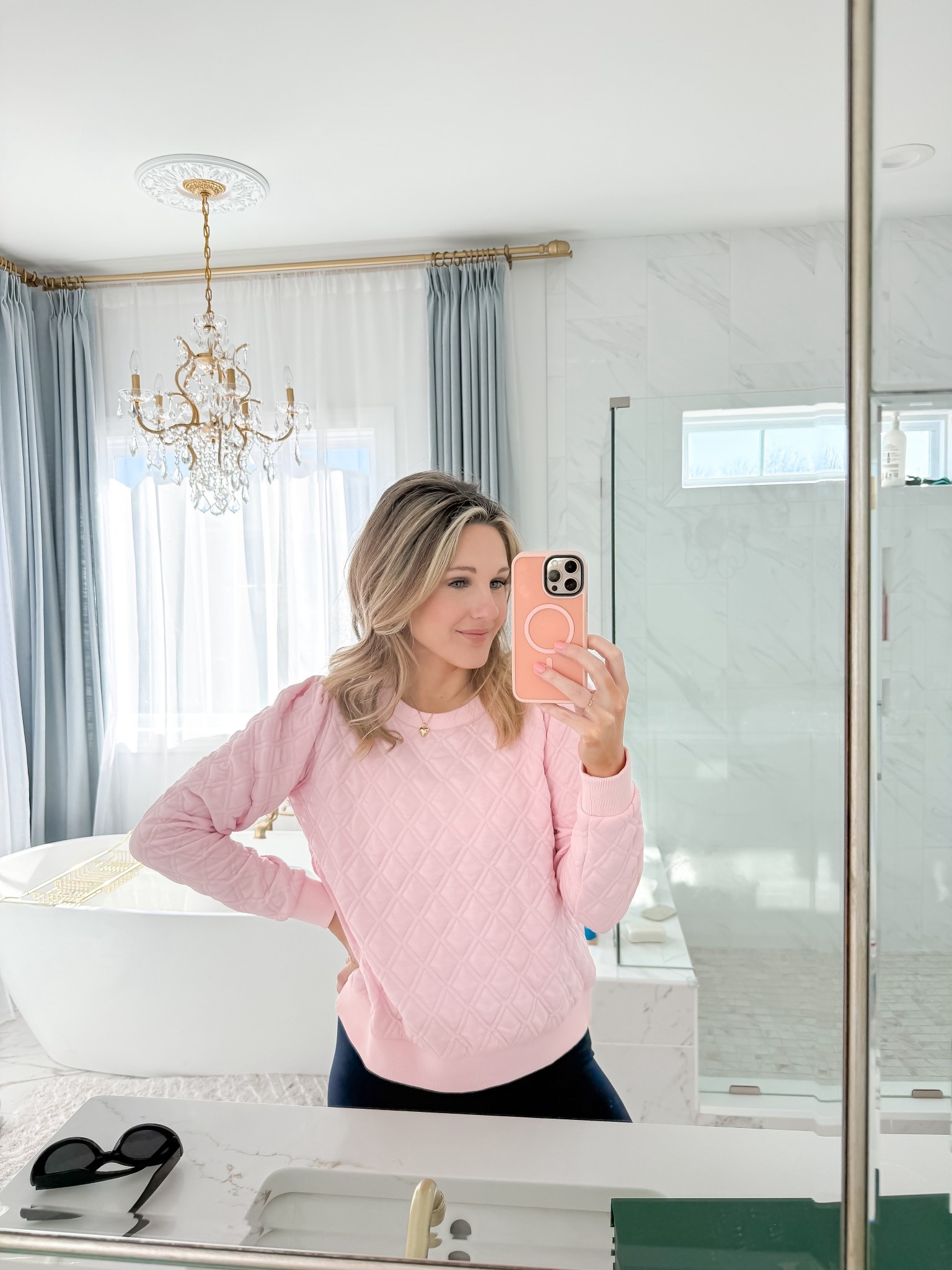 I love this quilted pullover and now want it in everyyyy color (my birthday present from ruthie)
wearing medium
Tuckernuck quilted pullover
Athleisure
Pink sweater
Valentine’s day outfit
Mom outfit


#LTKmomlife #LTKValentine #LTKHome