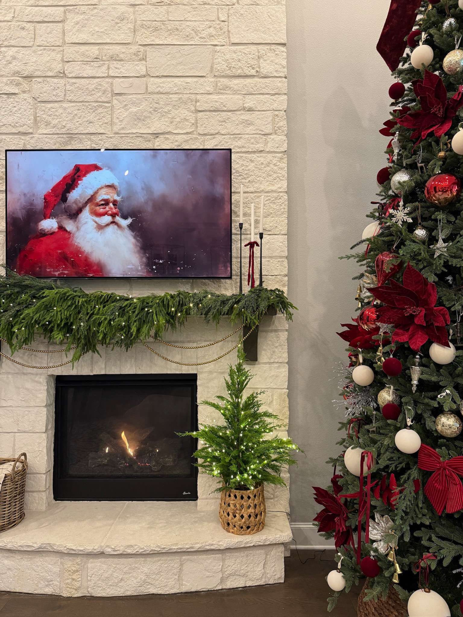I’m obsessing over how cute and cozy my living room is becoming! 😭😍🎄

#christmasdecor #samsungframe #classicchristmas #livingroominspo #amazon #samsung #twinkletree #garland #vintagechristmas

 

#LTKHome #LTKSeasonal #LTKHoliday