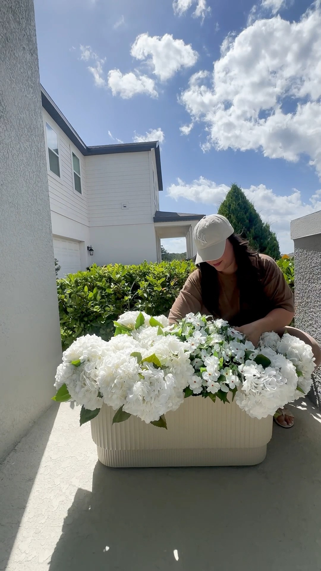 Beautiful fluted planters for the garden ❤️❤️



Planters | faux flowers | florals | Walmart finds | Amazon finds | outdoor home | garden home decor | porch decor | patio finds

#LTKHome #LTKSaleAlert
