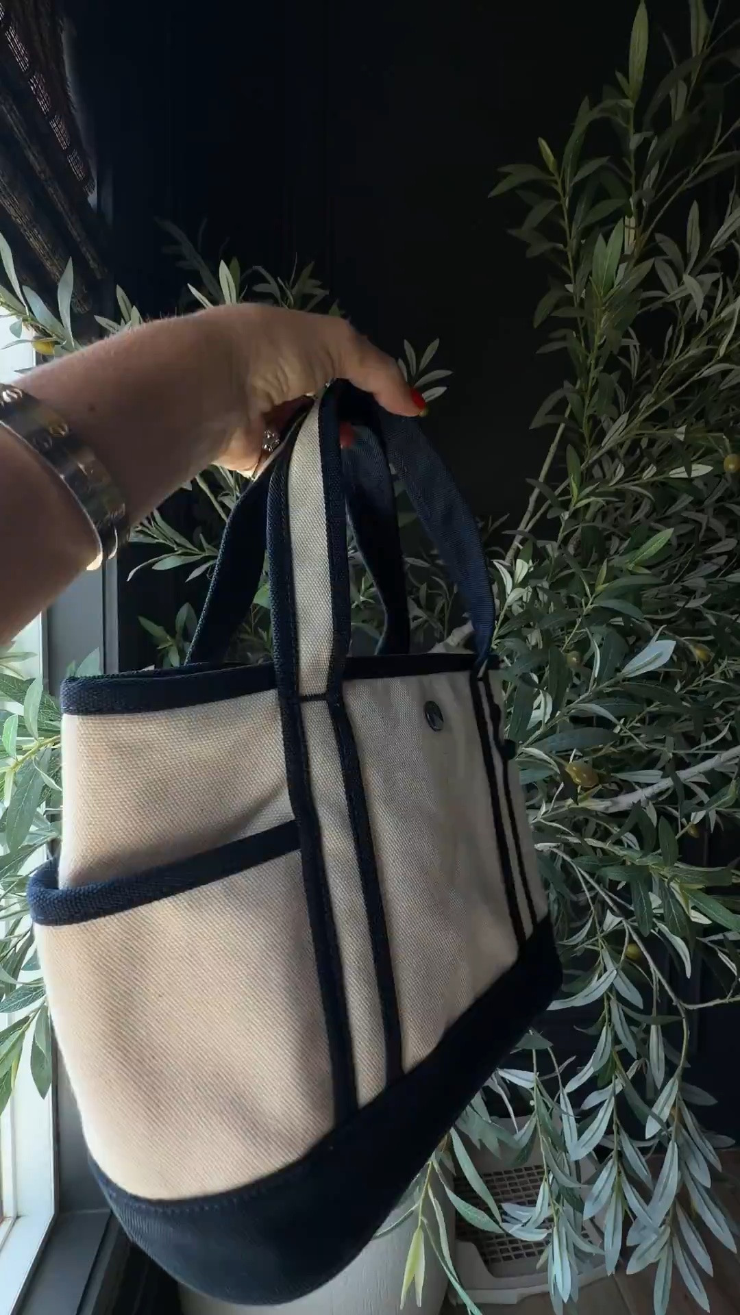 Preslee’s lunch tote

Back to school, lunchbox, must have, lululemon