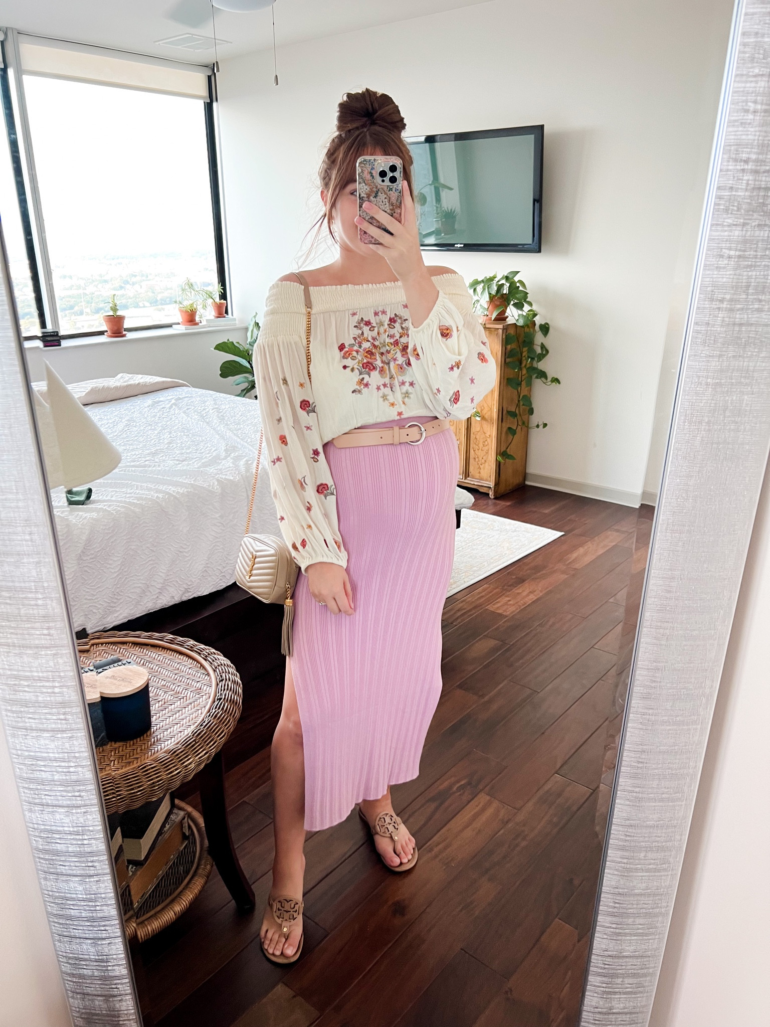 One of my dressy casual LTK con looks this week!

#falloutfit #falloutfits #fallfashion #midiskirt #abercrombie #falloutfitidea #fallstyle 

#LTKSeasonal #LTKunder50 #LTKCon