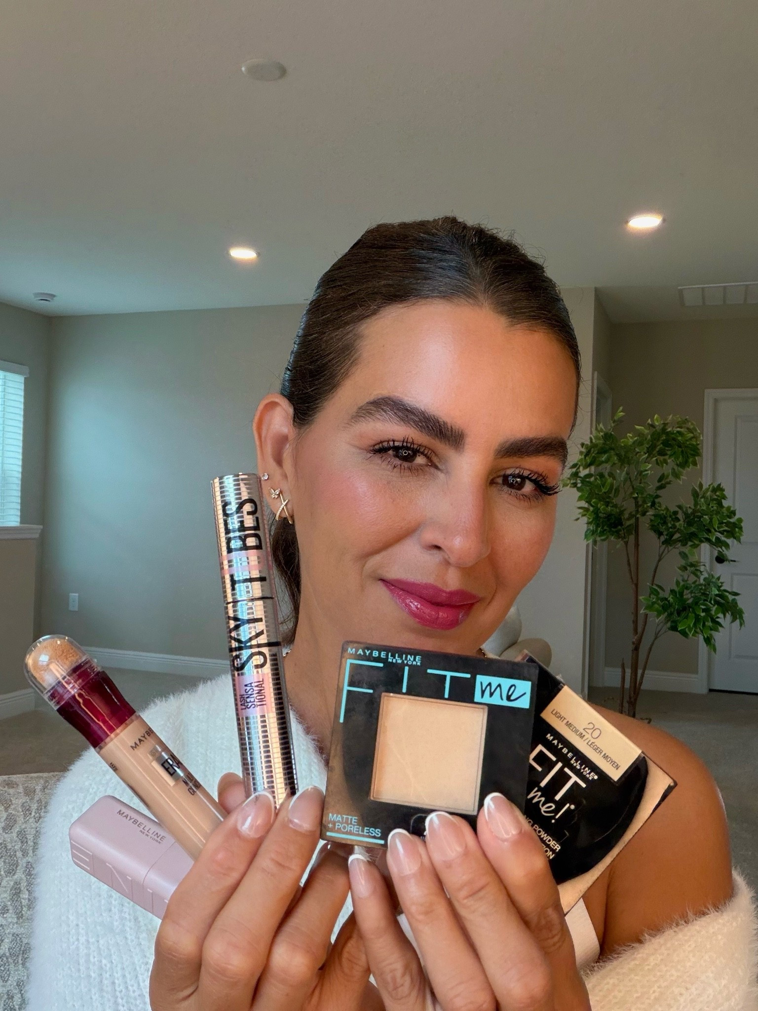 #ad Easy & affordable 5 minute makeup routine from @maybelline
#MaybellinePartner #TargetPartner @Target @targetstyle these beauty essentials on your
next Target trip. And thank me later!

#LTKBeauty #LTKselfcare #LTKmorningroutine