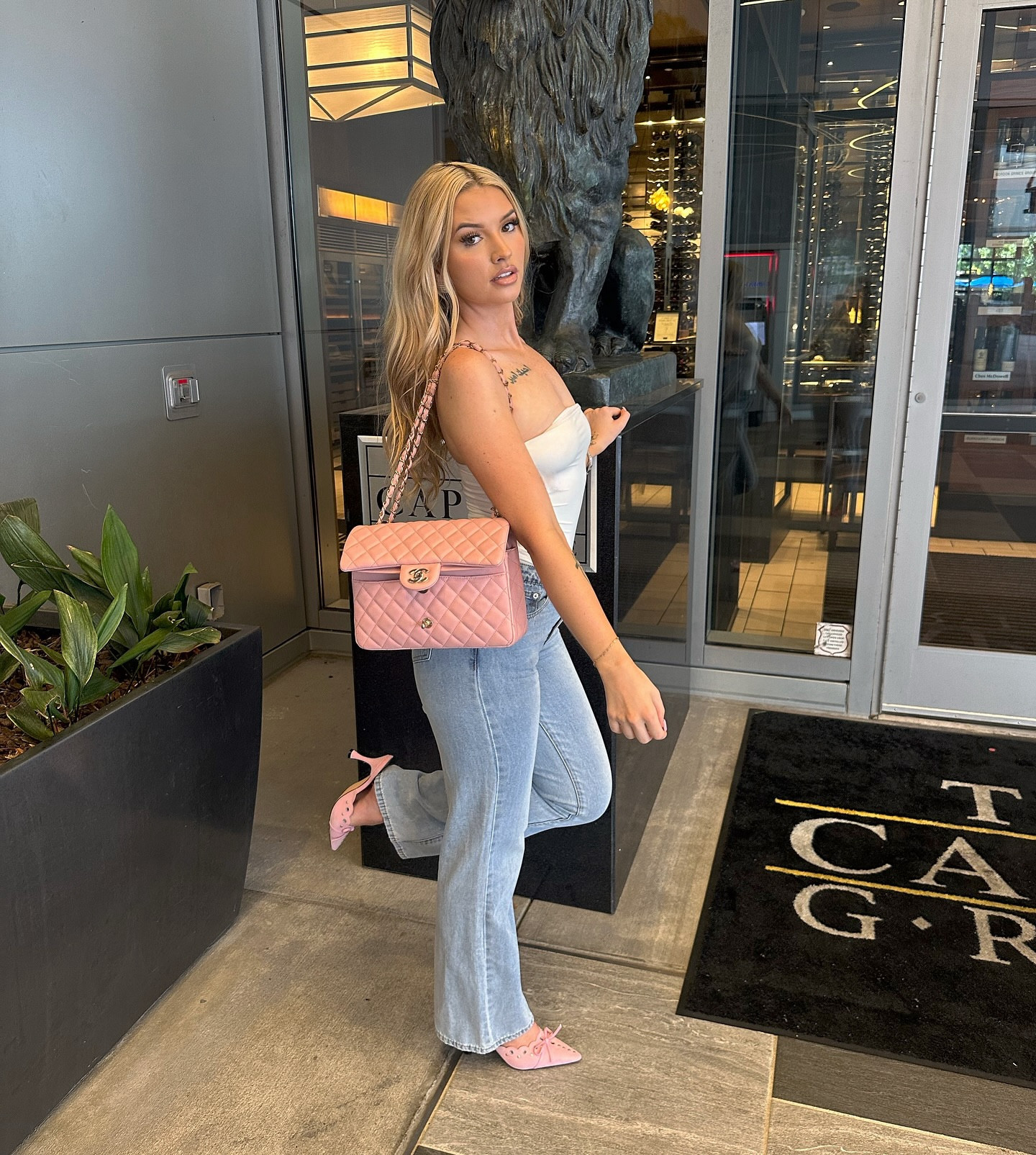 let's turn to chapter 25 🎀🧁

jeans are from white fox 