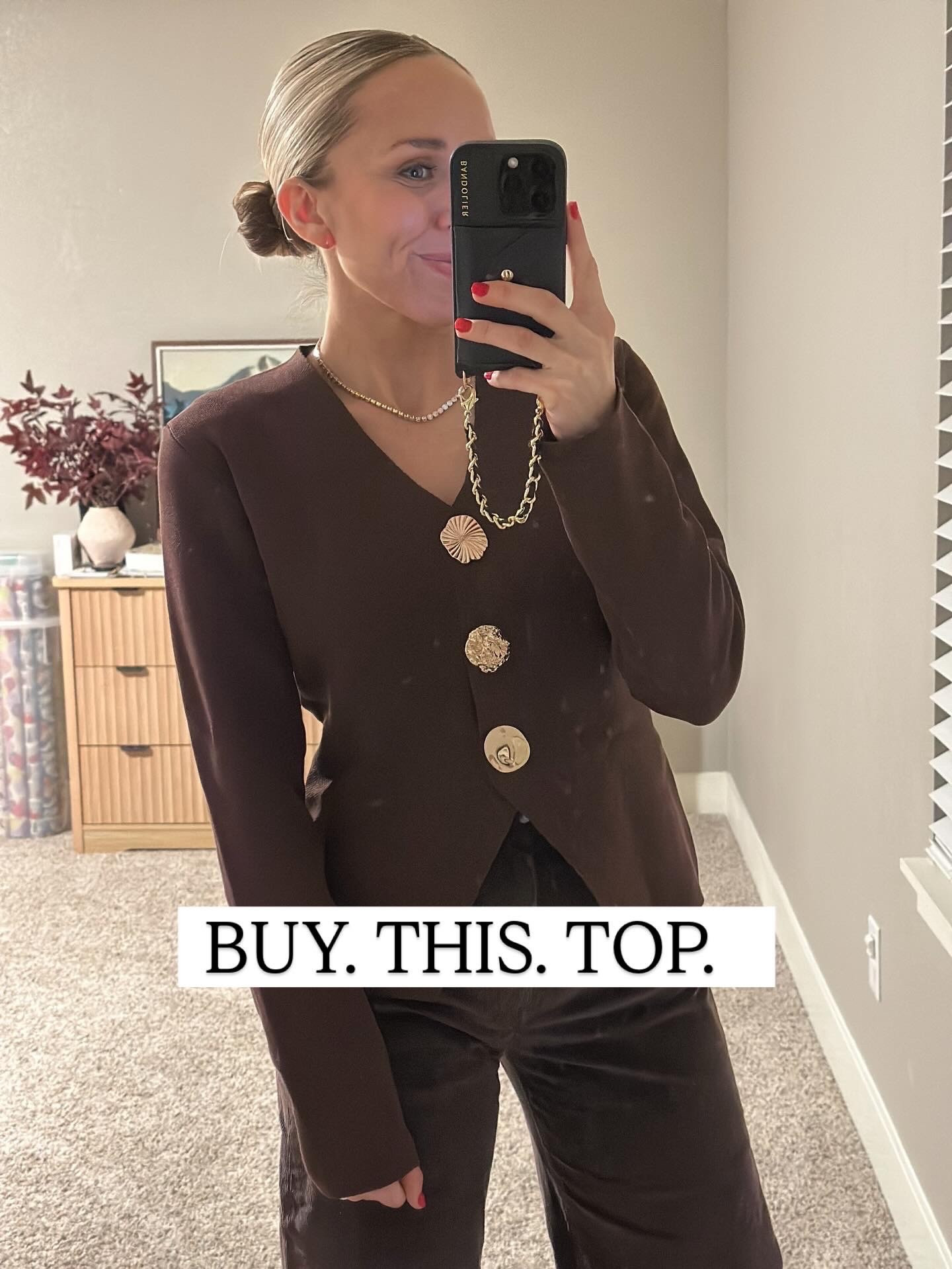 BUY. THIS. TOP. 

#LTKFindsUnder50 #LTKgrwm #LTKootd