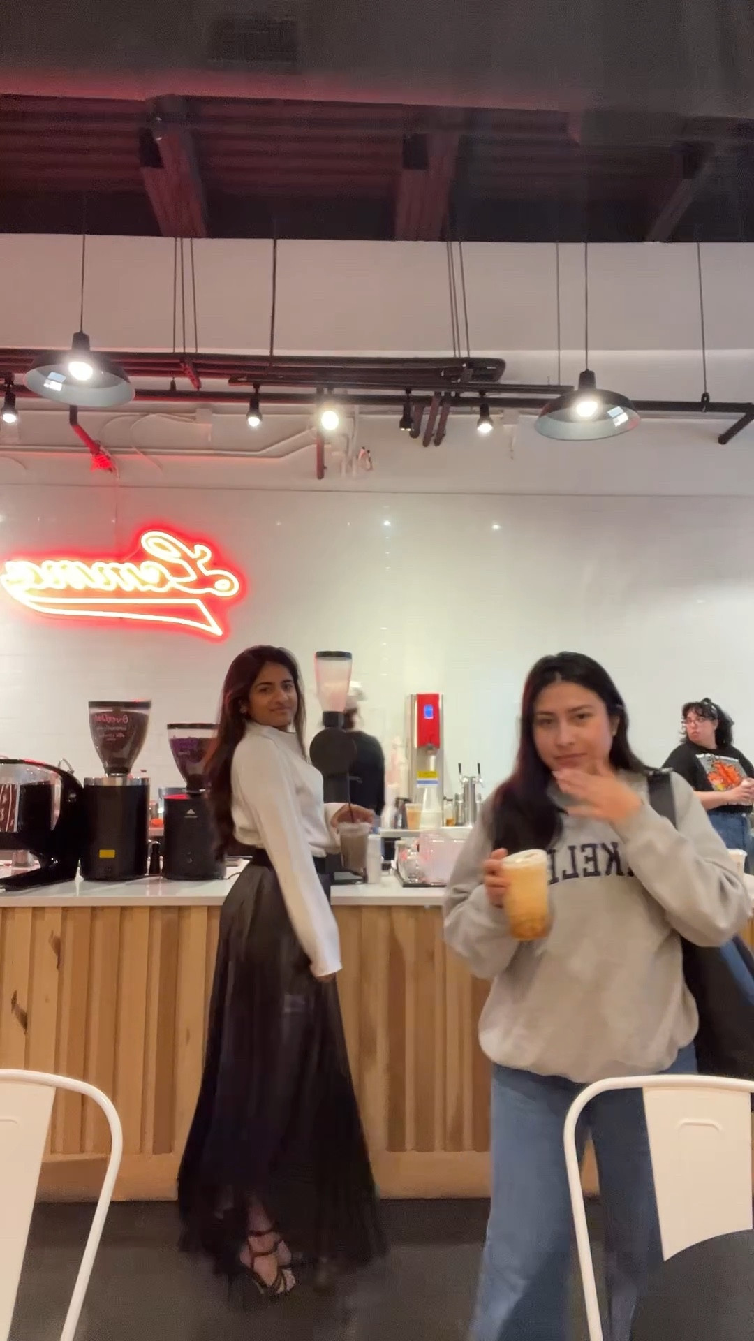 I love how flowy and breathable this pleated skirt is and it’s the perfect piece for work!

#LTKWorkwear #LTKFindsUnder100 #LTKStyleTip