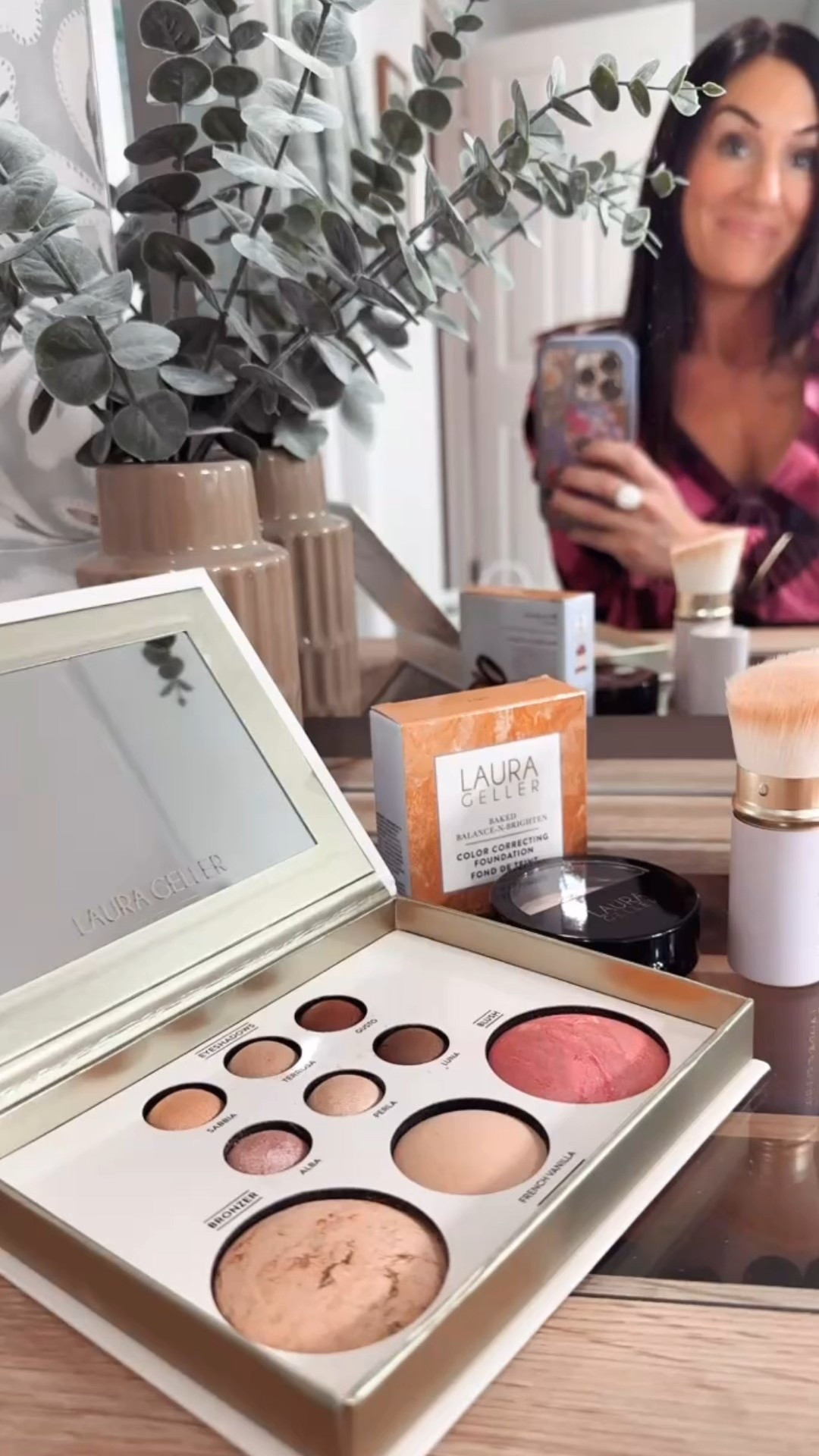 Laura Geller baked holiday set sale! #laurageller #holidaymakeup

#LTKselfcare #LTKSaleAlert #LTKHoliday