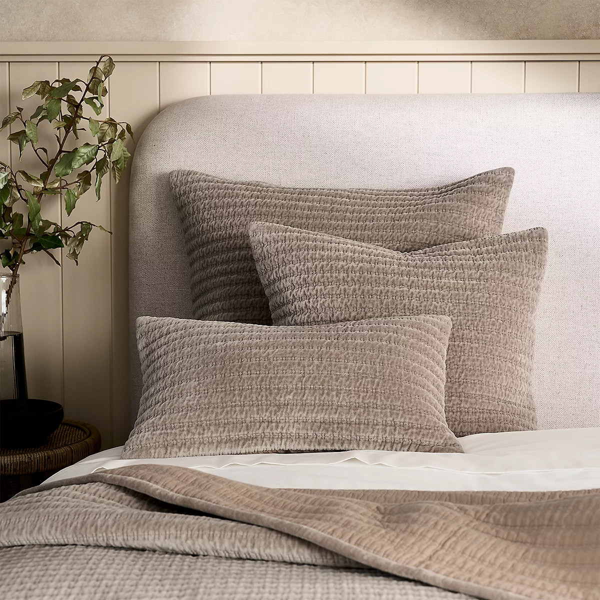 Farlow Cushion | The White Company UK & ROW