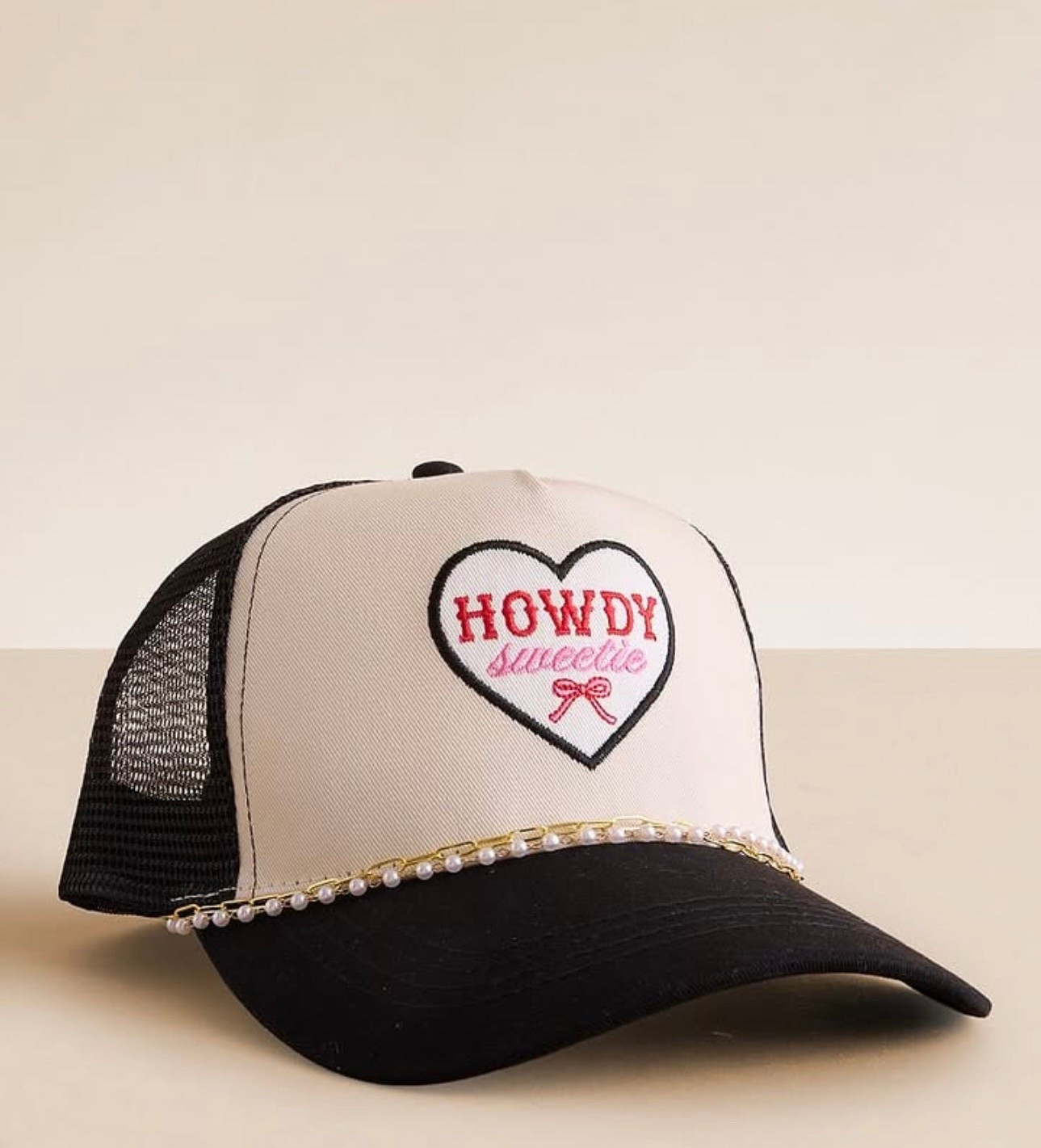 Loving this hat 🎀💋

Valentine Hats // Trucker hats// Buckle// Buckle fashion// Valentines Day 

#LTKFindsUnder50