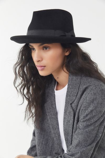 Short Brim Felt Fedora - Black at Urban Outfitters | Urban Outfitters (US and RoW)