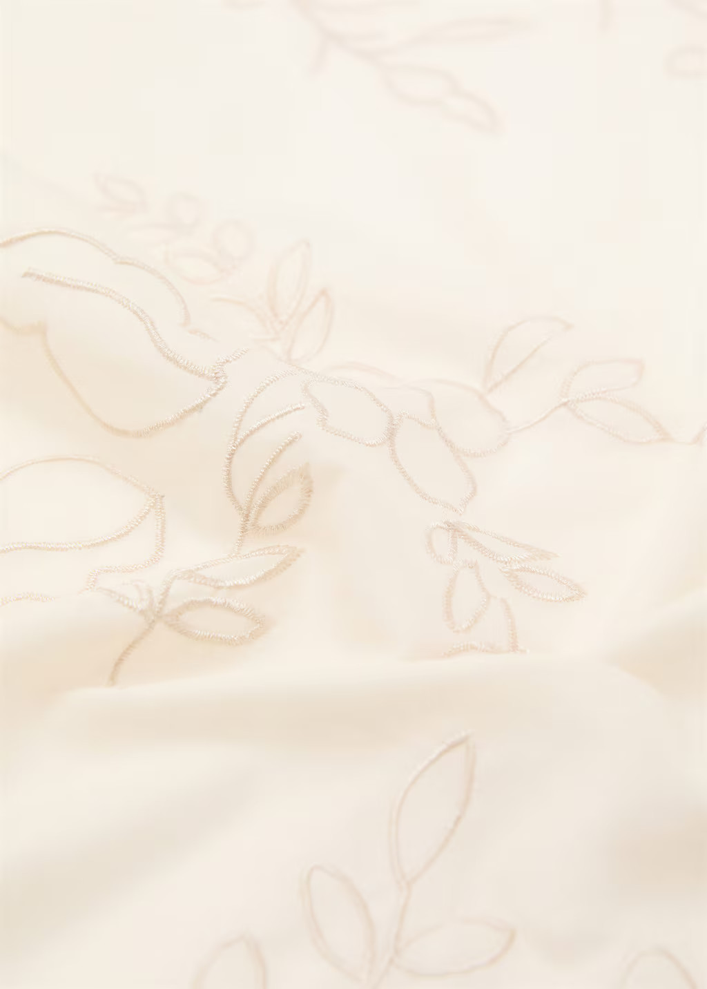 Floral-embroidered cotton handkerchief ecru - Woman - One size - MANGO | MANGO (UK)