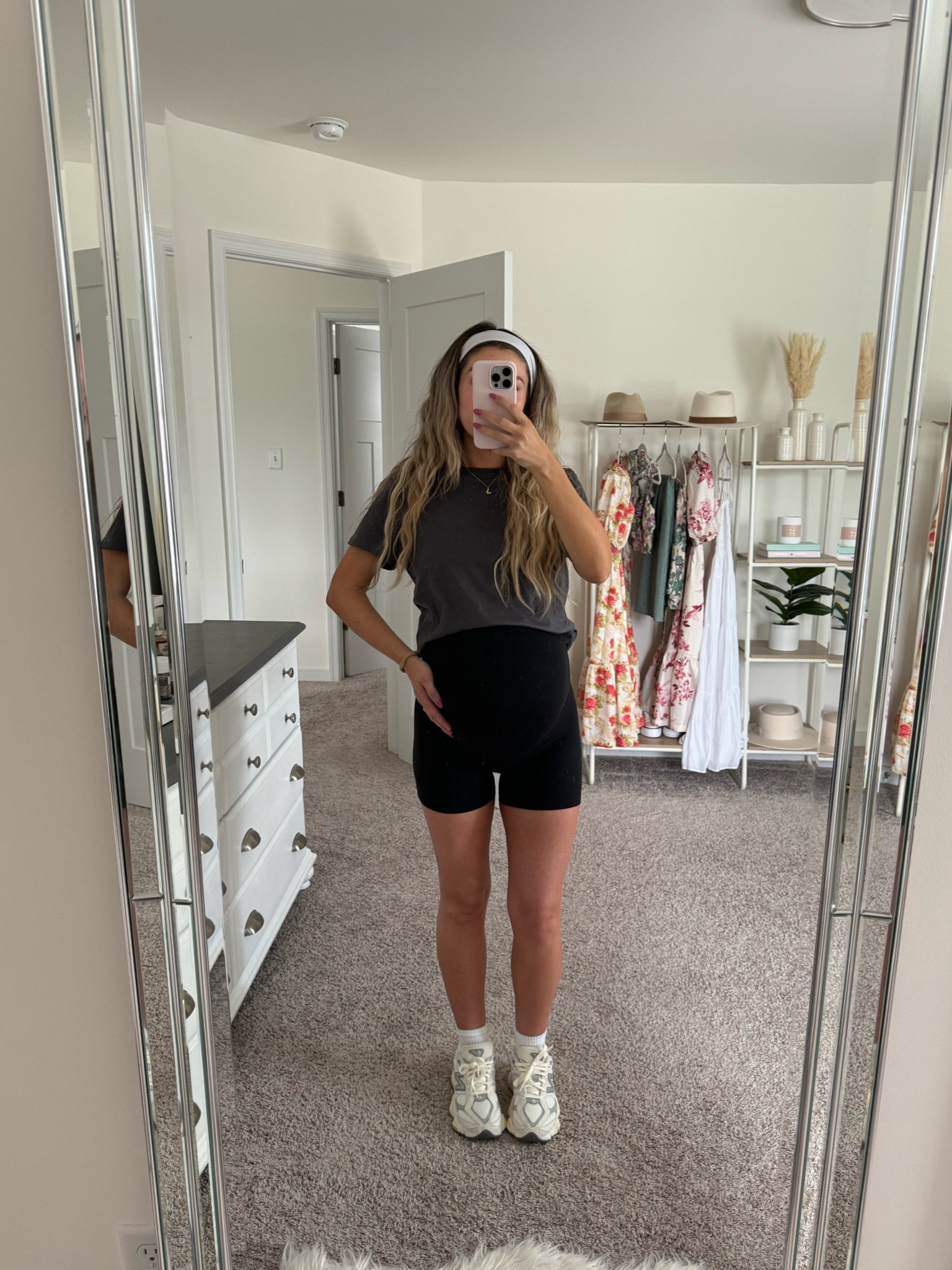 Today’s doctor appt ootd 🤍 maternity biker shorts are 13/10! Size xs! 

#LTKStyleTip #LTKFindsUnder50 #LTKBump