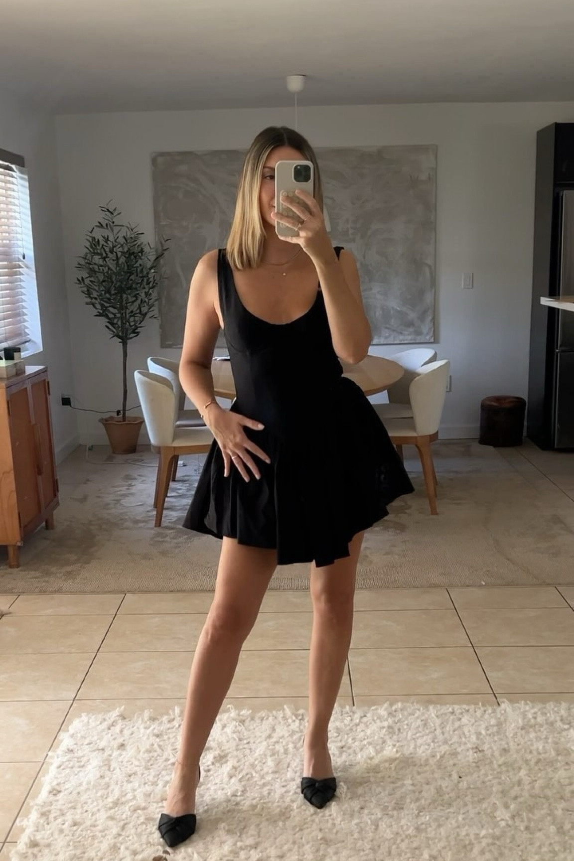 A little @revolve try on haul for Fall 🍂🍁 linked in SEPT highlight 🔗

#tryonhaul #haul #grwm #revolve #parisienstyle #fallstyle #brownaesthetic #suede #lbd #autumoutfit #fallstyleinspo #fallfashion