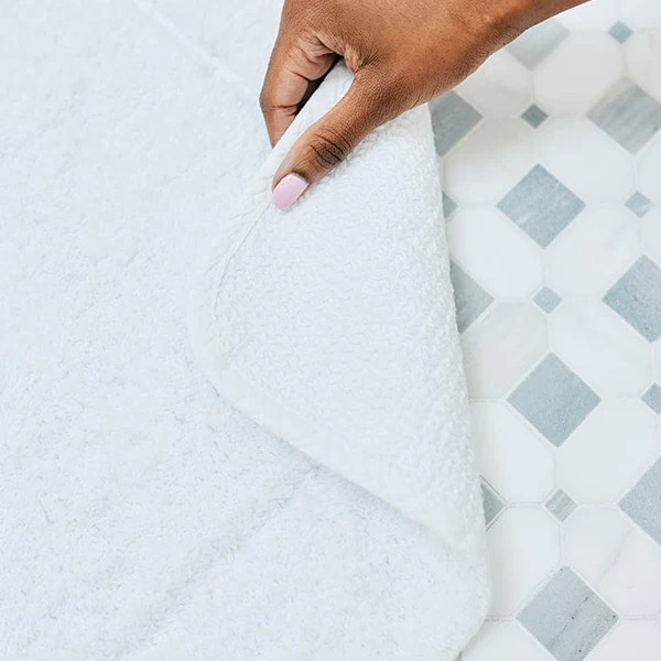 Plush Luxury Bathroom Rug | Weezie Towels | Weezie Towels