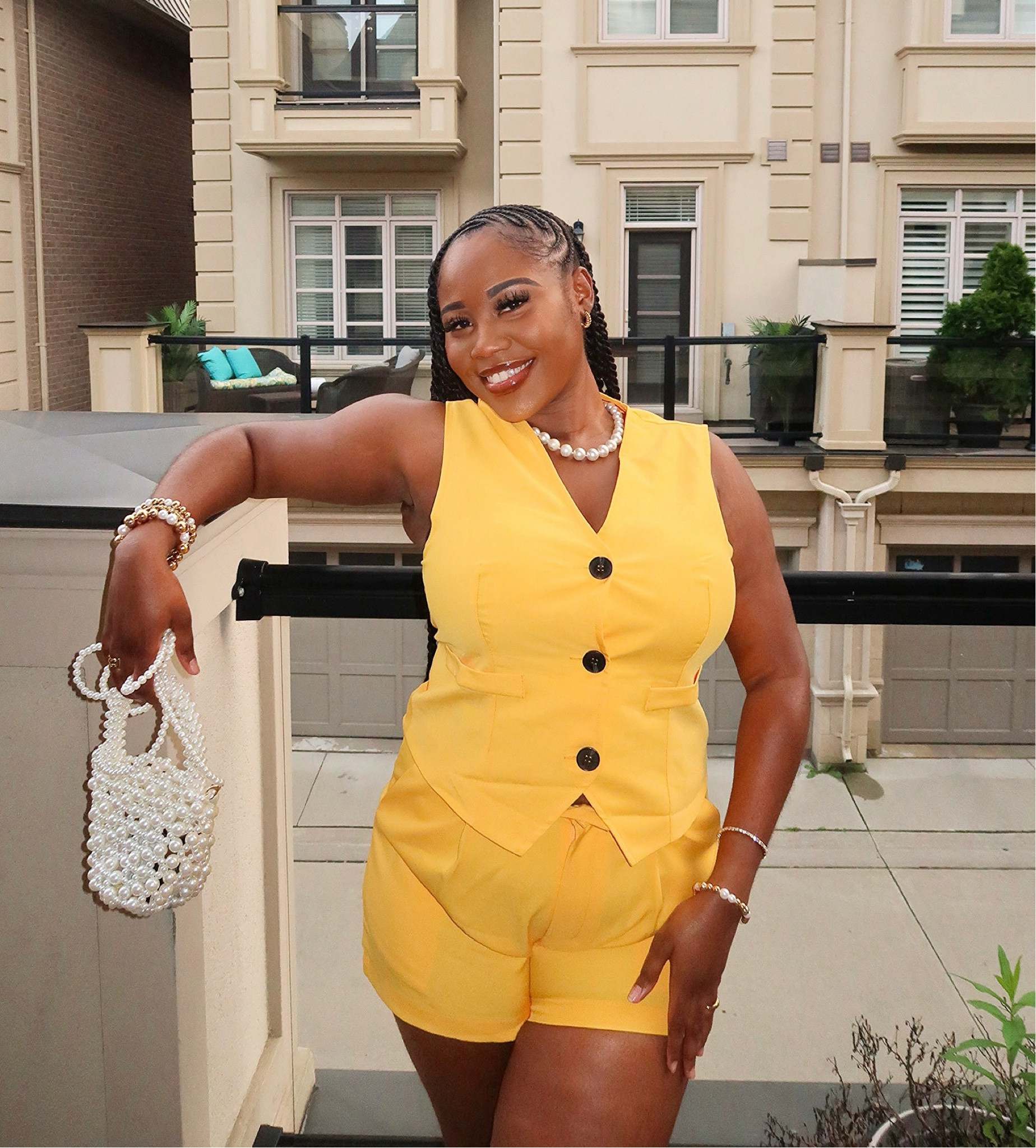 summer too fine 💛 | matching set: @shein_ca (use my code: SQ2ELLA) 

🔍: 36223341 will link this exact outfit in my ‘outfit links’ highlight)
.
.
.
#torontoblogger #torontofashionblogger #sheinca #sheinforall #saveinstyle #loveshein #ad 

#LTKcanada #LTKsummer #LTKstyletip