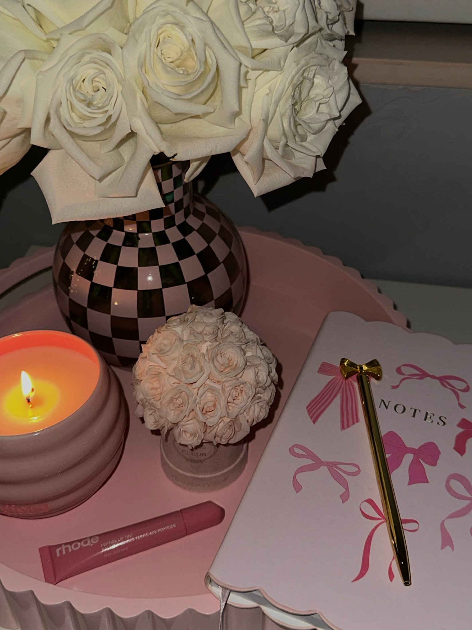 candle- gisou
roses- venus et fleur 
notebook & pen- marshalls
vase & tray- marshalls