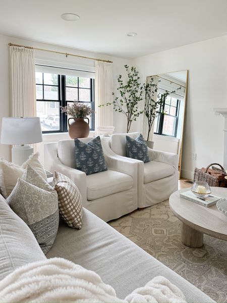 Living room decor, coastal home, neutral home furniture

#LTKfindsunder50 #LTKSeasonal #LTKhome
