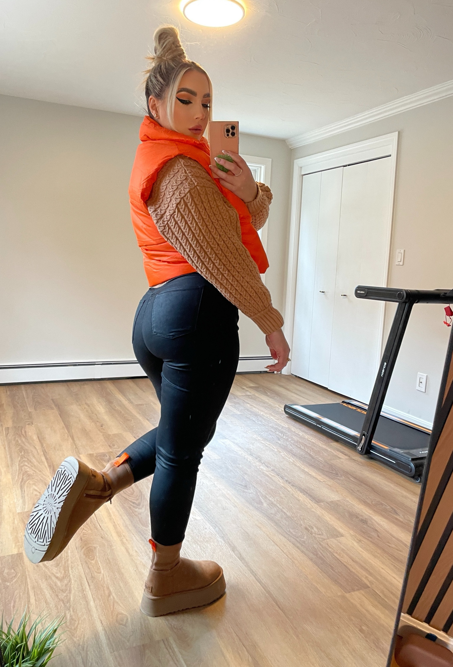 Comfy and cozy in my UGG platform boots, turtleneck and puffer vest! I’m also wearing the Abercrombie curve love jeans in a size 29!

#LTKStyleTip #LTKShoeCrush #LTKSeasonal