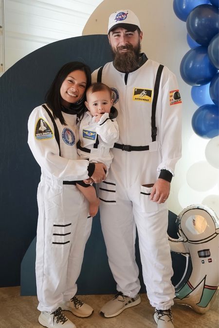 Houston we have a problem. Astronaut - Family Halloween costume outfit ideas.

Halloween outfit, Halloween, Halloween costume, Family outfit, Space costume, NASA 

#LTKfamily #LTKHalloween #LTKSeasonal