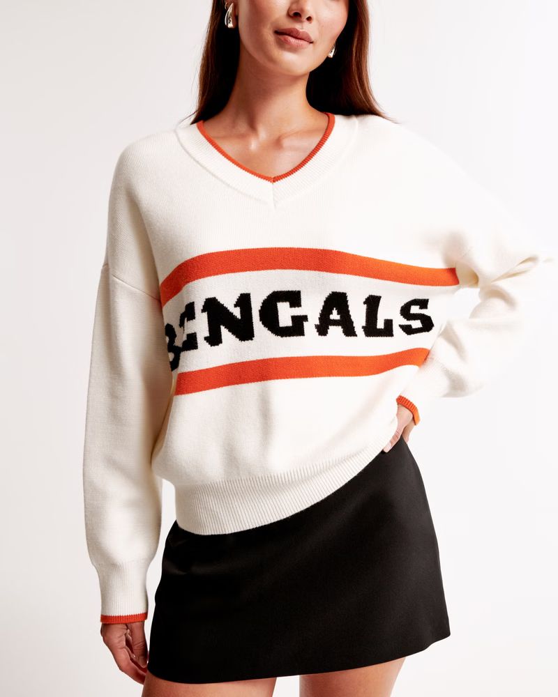 Chicago Bears LuxeLoft V-Neck Sweater | Abercrombie & Fitch (US)