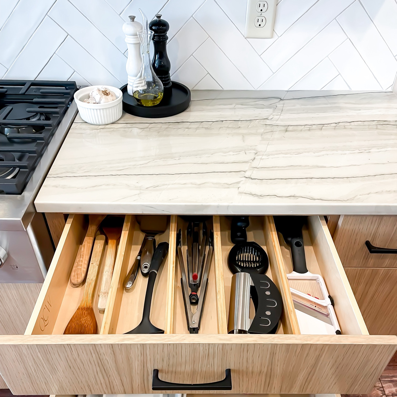 PRODUCT SPOTLIGHT✨

We love using bamboo dividers to create order with kitchen utensils.  These dividers from @spaceaid_official are a kitchen must have.  Spring loaded, tension will help keep them in place and keep your spatulas separate from your wooden spoons. 


Check out our LTK for more organizing products and must haves! 

#LTKGiftGuide #LTKhome #LTKfindsunder50