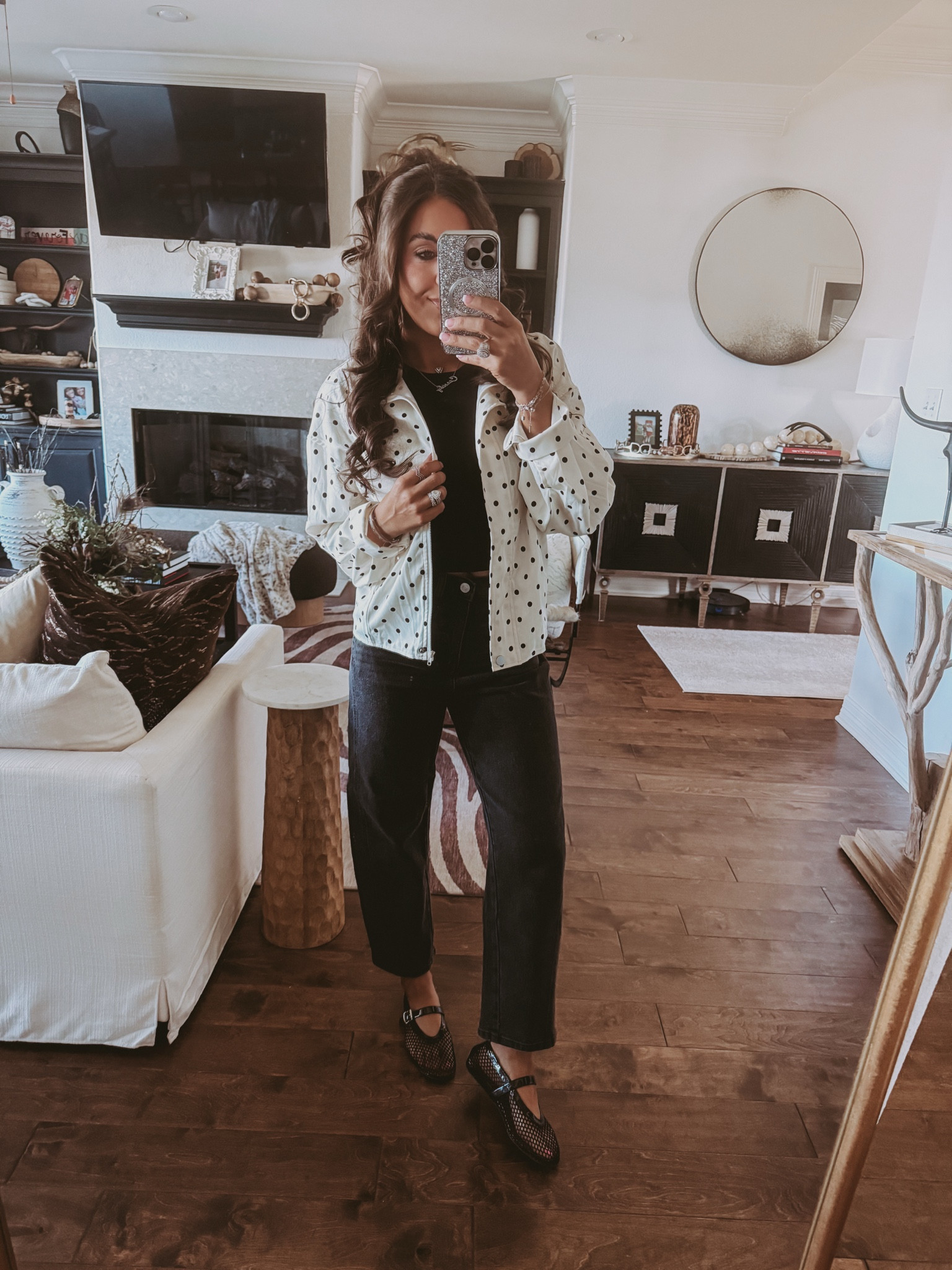 Rocking this chic polka dot jacket (S) with my favorite comfy tee (S) and straight ankle jeans (25). 🌟


#LTKPetite #LTKootd #LTKSaleAlert