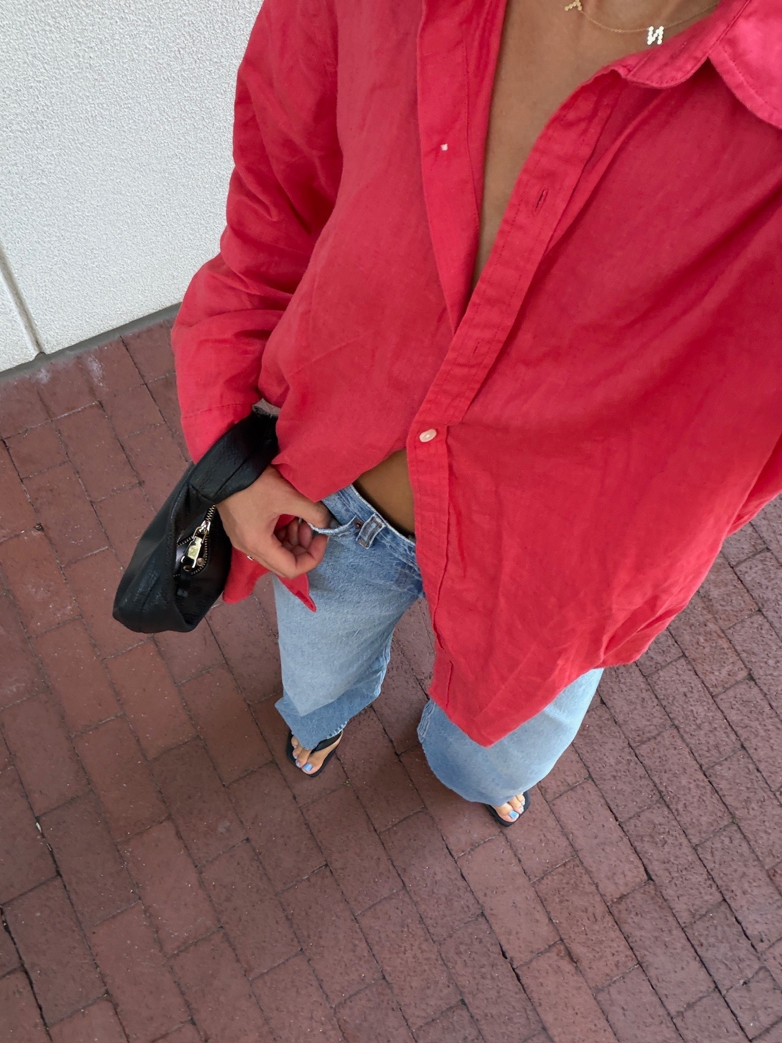 What I wore recently: late summer casual outfit 🤍 red shirt is super lightweight and breathable and these jeans are comfy, relaxed and effortlessly cool! Wearing size S linen button-up shirt and size 27 long jeans (30% off - medium wash). Lip combo is Rhode shade stretch and fenty gloss shade fu$$y

pre-fall outfit, fall fashion, summer outfit, summer fashion, jeans, abercrombie denim, sale alert

#LTKSeasonal