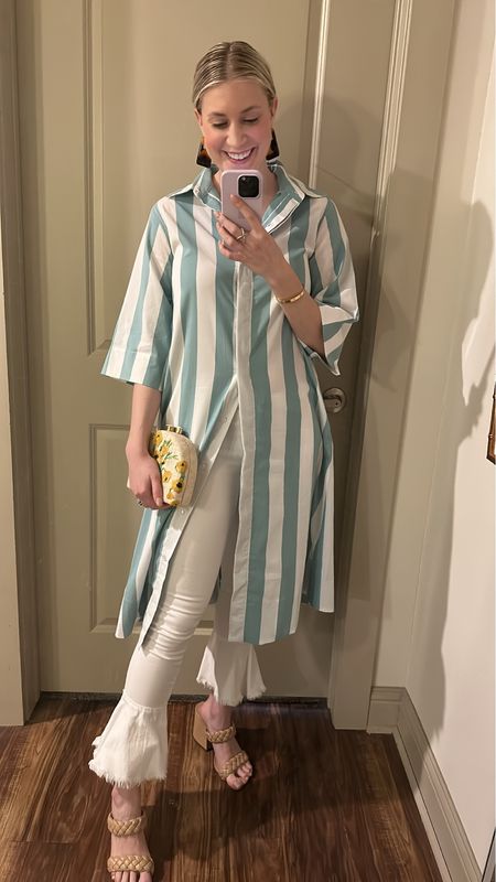 Atlantic-Pacific x LAKE is here! I am so in love with this caftan. It is so fun styled in several different ways! I am wearing the XS and could honestly go XXS but I love they can wear with pants or as a cover up or dress! 