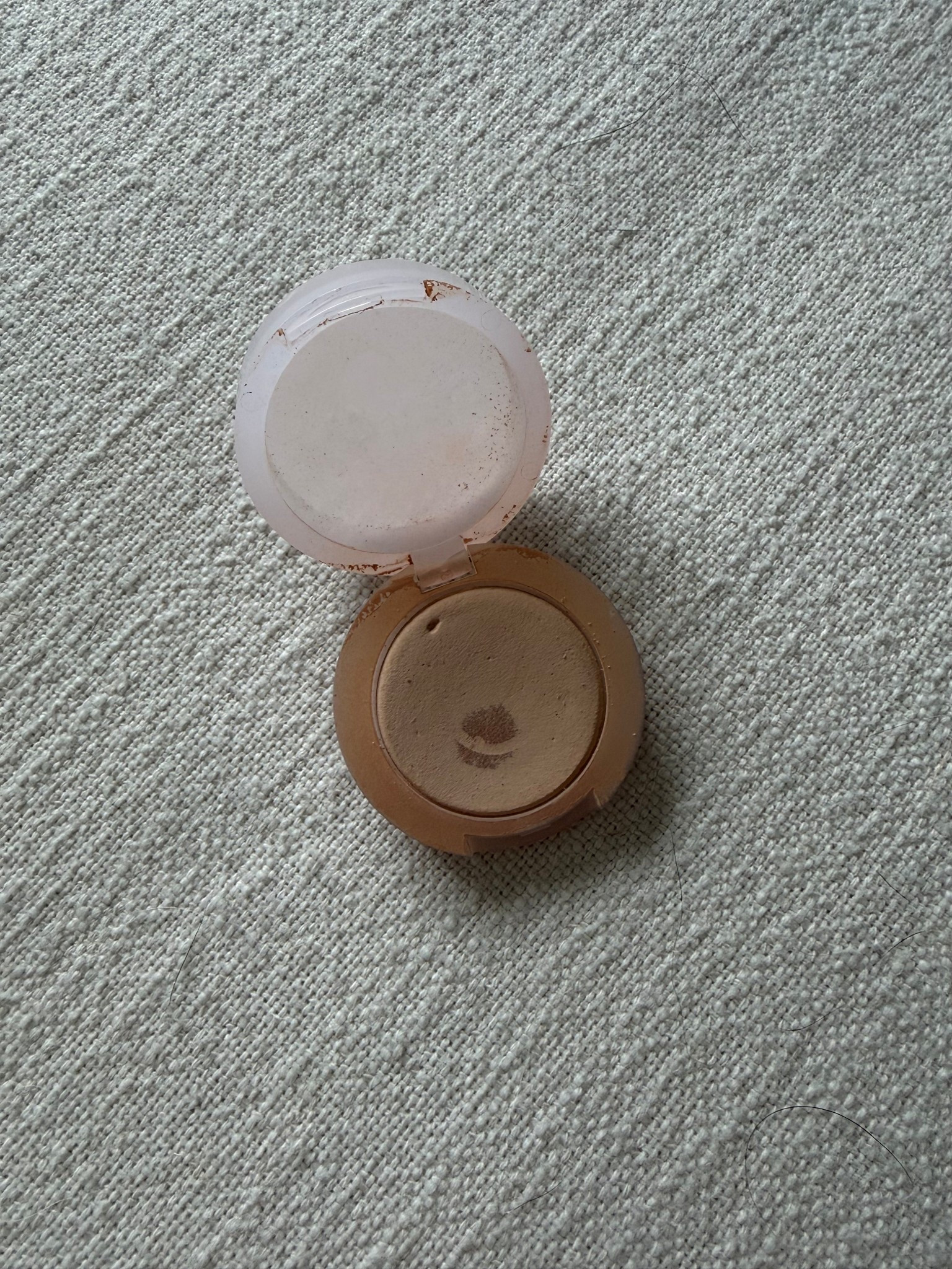 Favorite blurring setting powder!

#LTKFindsUnder50 #LTKBeauty #LTKSaleAlert