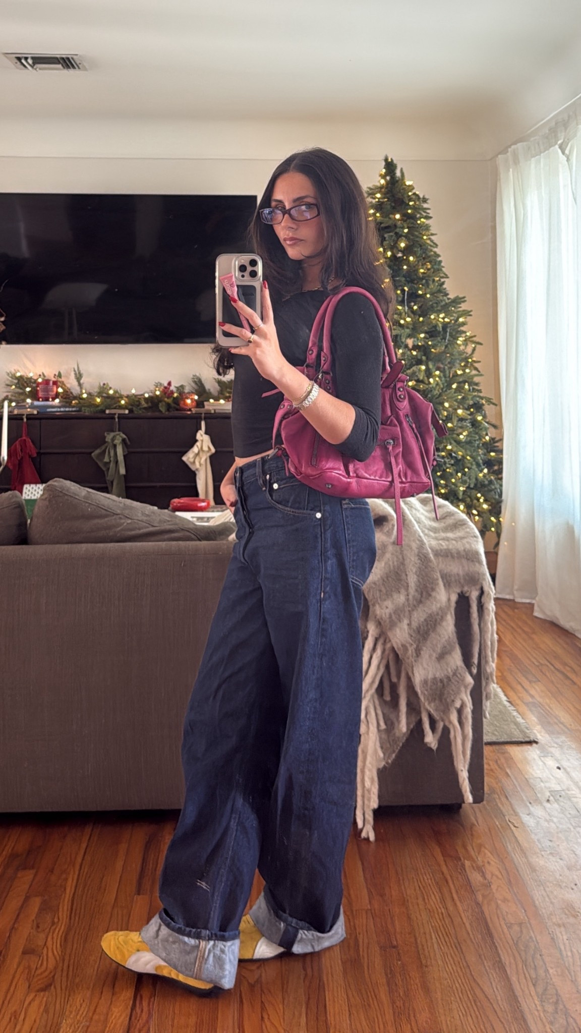 Outfit of the day in my favorite baggy jeans!!

#LTKGiftGuide #LTKdayinmylife #LTKHoliday