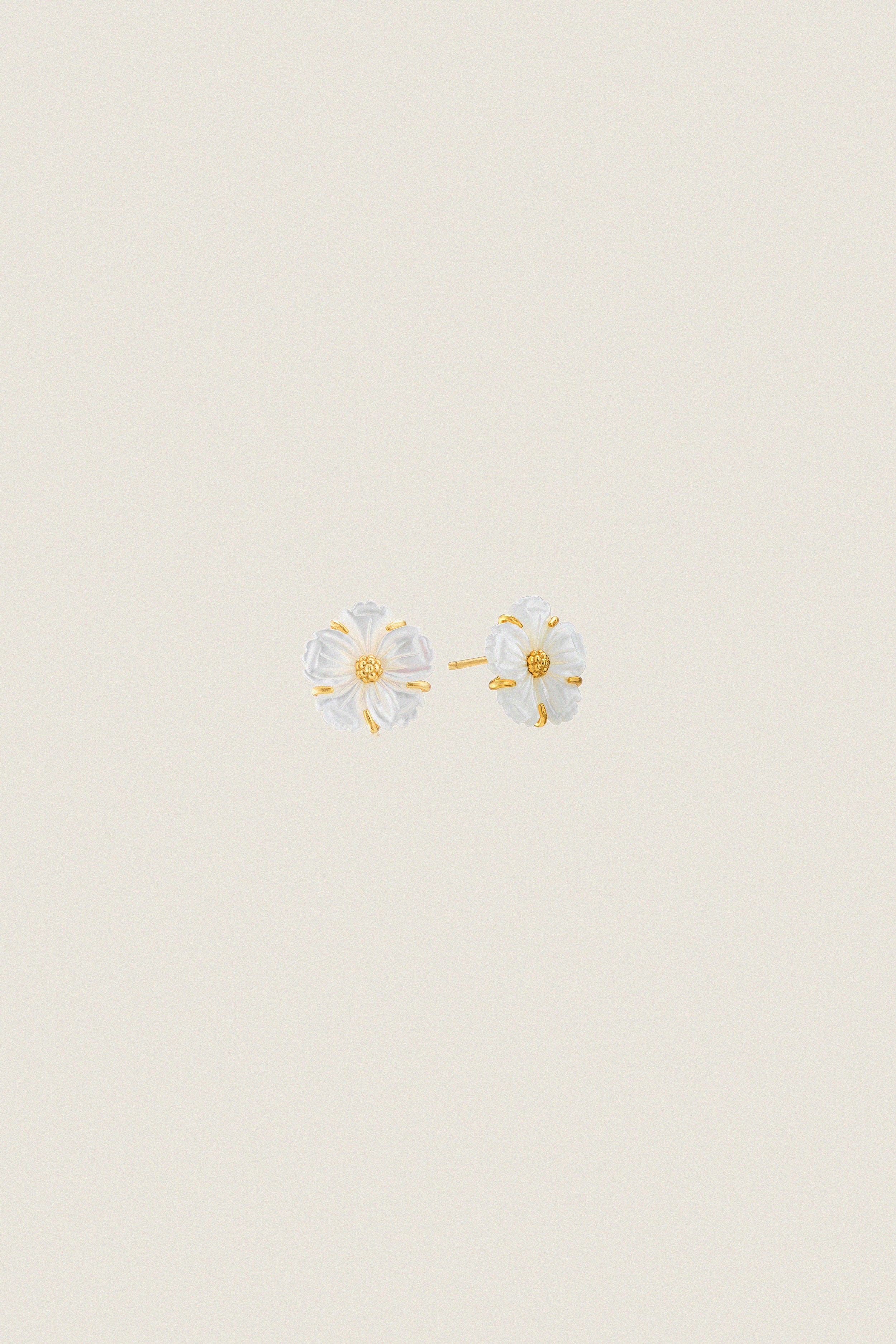 Mother of Pearl Meadow Garden Petite Stud Earrings | Tuckernuck (US)