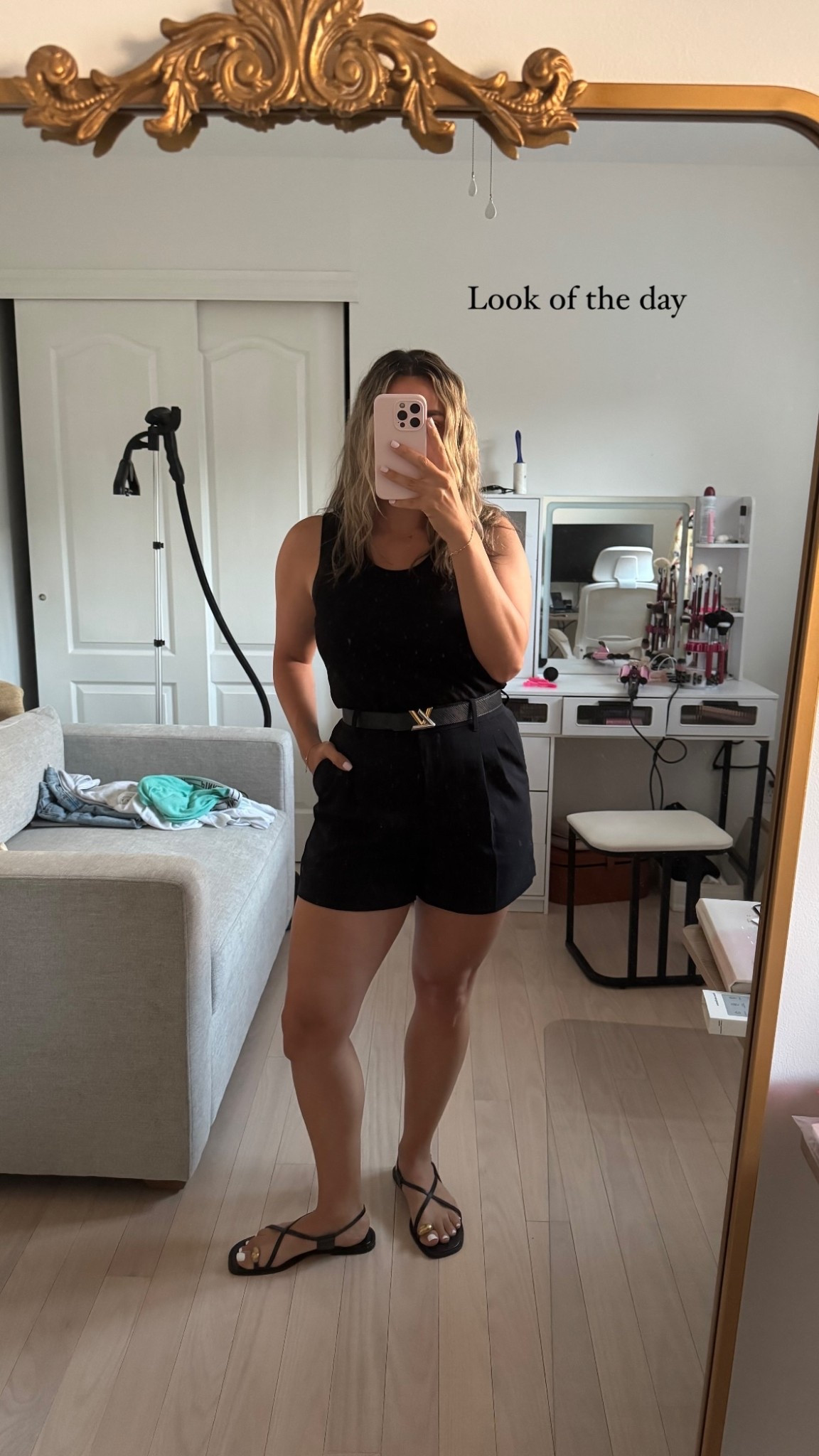 Look of the day - wearing the wilfred mig-thight shorts. Perfect for an office OOTD. 

#LTKsummer #LTKworkwear #LTKstyletip