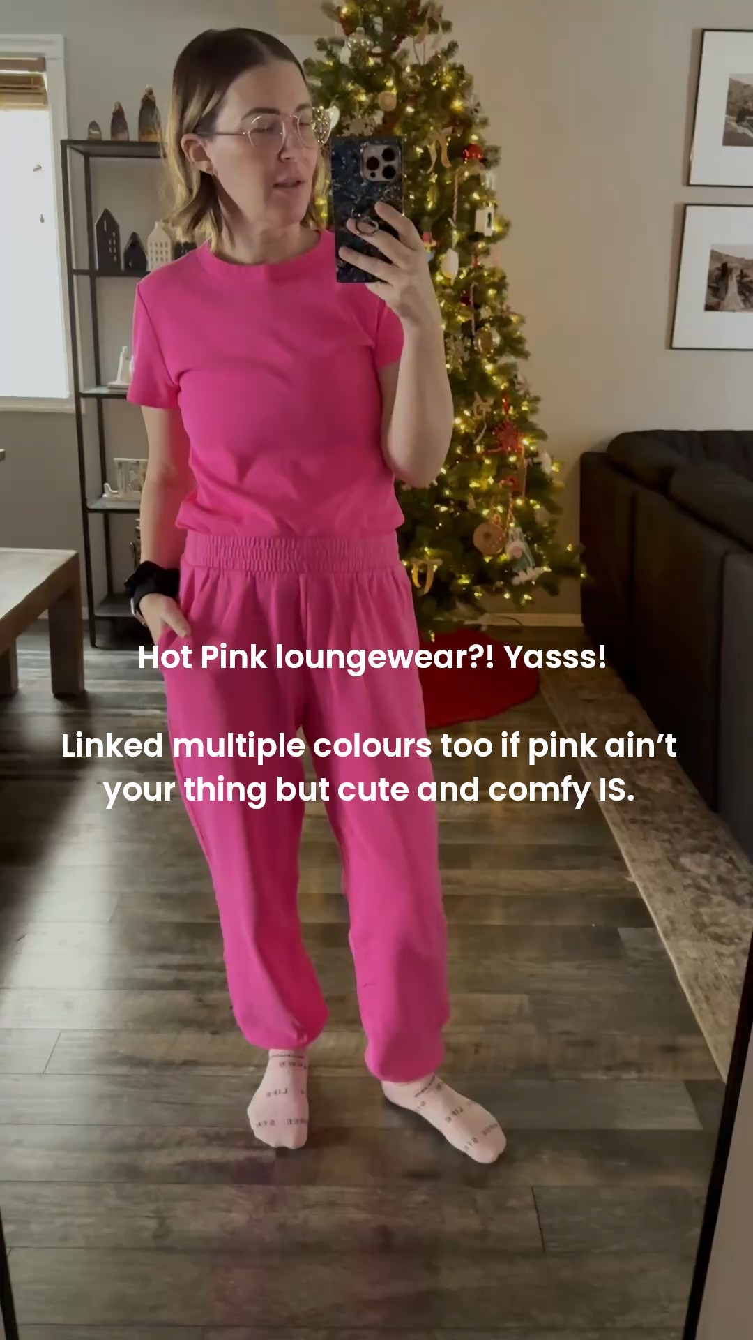 Holiday chill but make it hot pink 💖

I grabbed this Old Navy lounge set as a little self-gift and it’s exactly what I want to live in right now—soft, comfy, and cheerful when everything outside feels dark and cold.

Perfect for lounging, working from home, movie nights, or running quick errands without changing 🙌
Even better: it’s currently ON SALE.

Linked the full set + size details here ✨


#LTKwinter #LTKcanada #LTKholiday