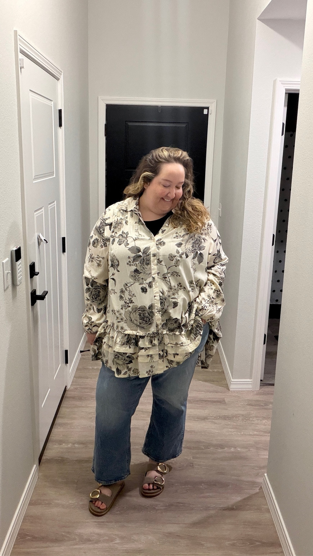 Never met a floral print I didn’t love! And this neutral floral is gorgeous! 

I paired this tunic with kick flare jeans that are so popular right now.

#rebekahelizstyle 

#LTKootd #LTKPlusSize #LTKspringtrends