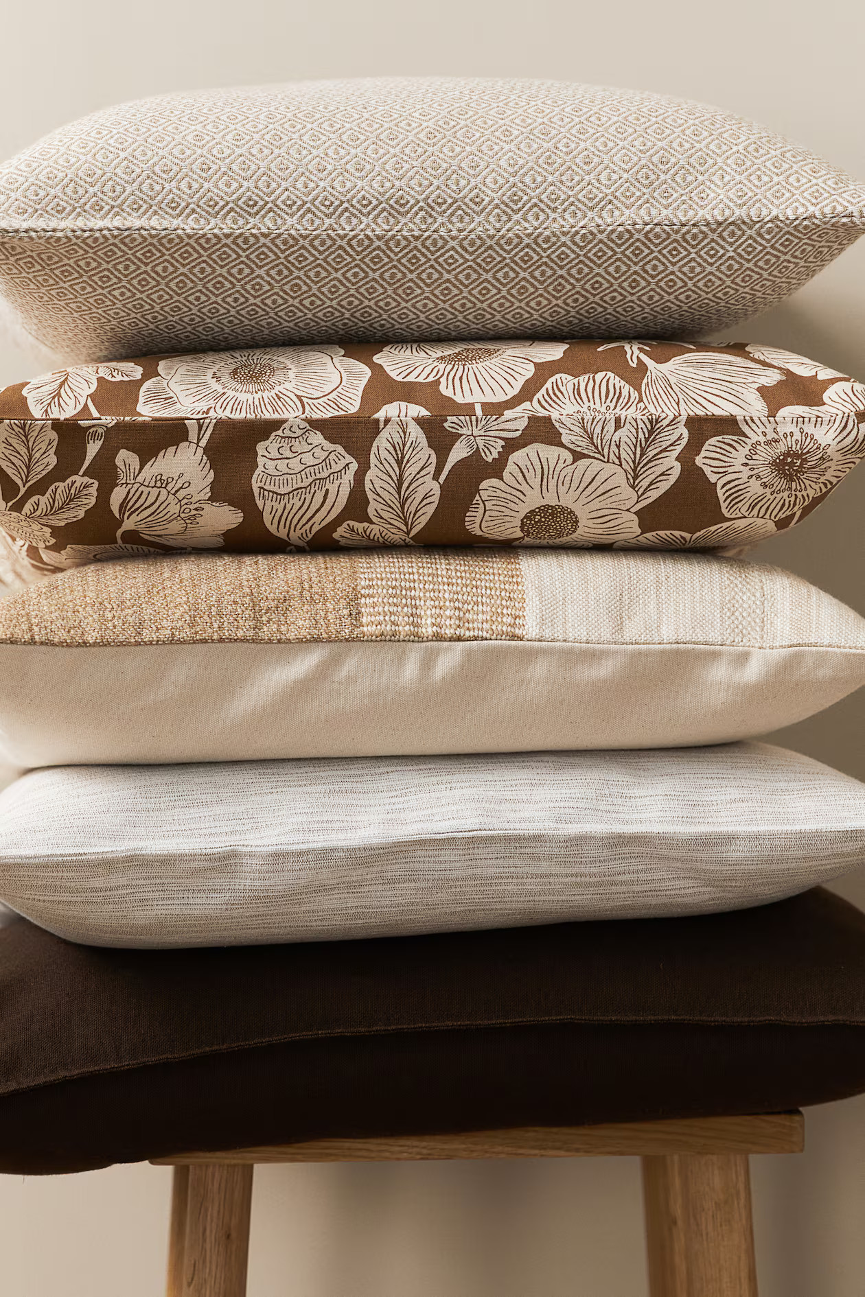 Patterned Cushion Cover | H&M (US + CA)