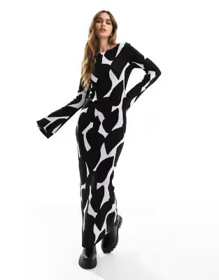 NA-KD wide sleeve knitted maxi dress in black print | ASOS (Global)