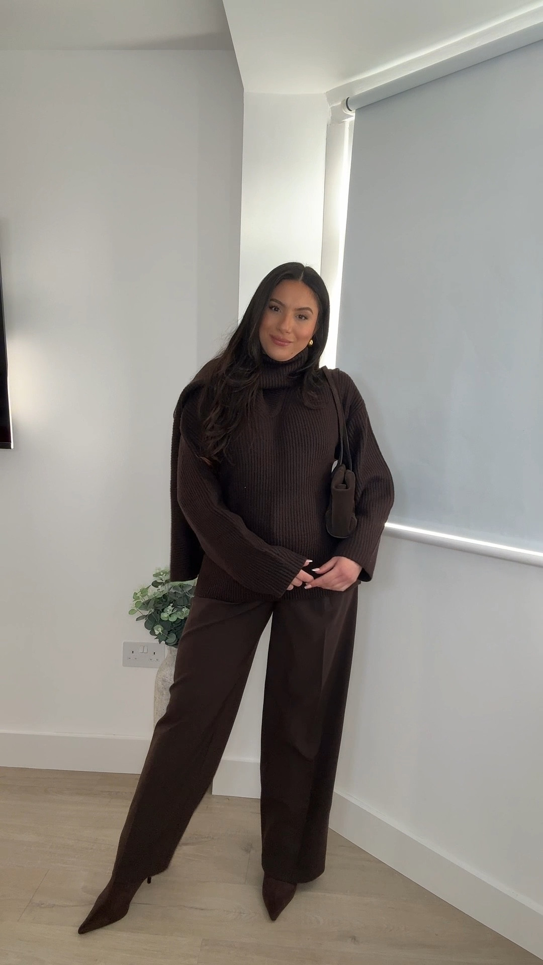 Such a cosy put together look 🤎

knit wear, boots, suede, trousers, scarf collar knit, brown 

#LTKwinter #LTKstyletip #LTKuk