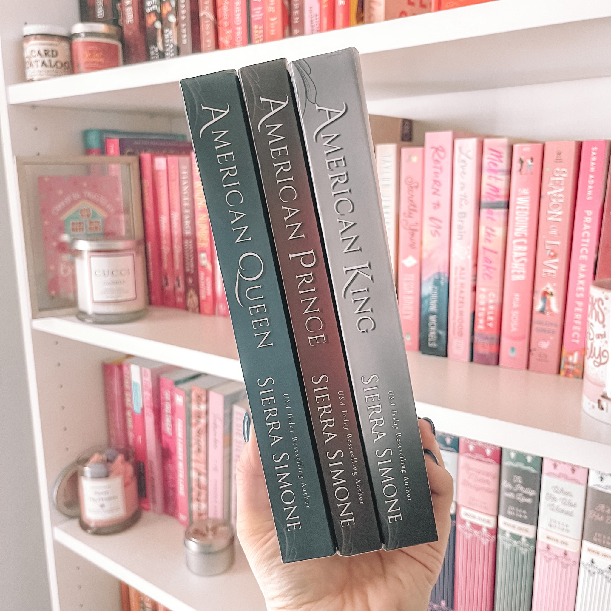 📚𝐒𝐀𝐓𝐔𝐑𝐃𝐀𝐘 𝐒𝐄𝐑𝐈𝐄𝐒📚
Here is a series based on the retelling of King Arthur/New Camelot that is so freaking good and spicy!! It wasn’t a retelling for me since I never read about King Arthur, but I still loved it. Let me tell you…@thesierrasimone knows how to write a spicy AF MMF romance! 🥵

1️⃣American Queen ⭐️⭐️⭐️⭐️ 
2️⃣American Prince ⭐️⭐️⭐️⭐️⭐️
3️⃣American King ⭐️⭐️⭐️⭐️⭐️

❓What series are you currently working through or what is the last series that you finished? 
.
.
.
.
.

#tinalikesbooks #bookstagram #booksbooksbooks #bookstagrammer #booktok #bookinfluencer #bookfluencer #bookreviews #bookreviewer #romancebooklover #bookaesthetic #pinkaesthetic #LTKbooks #spicybooks #spicybookstagrammer #spicybookstagram #seriessaturday #saturdayseries #americanqueen #americanprince #americanking #sierrasimone #mmf #mmfromance #spicyaf 

#LTKSeasonal #LTKSale #LTKGiftGuide