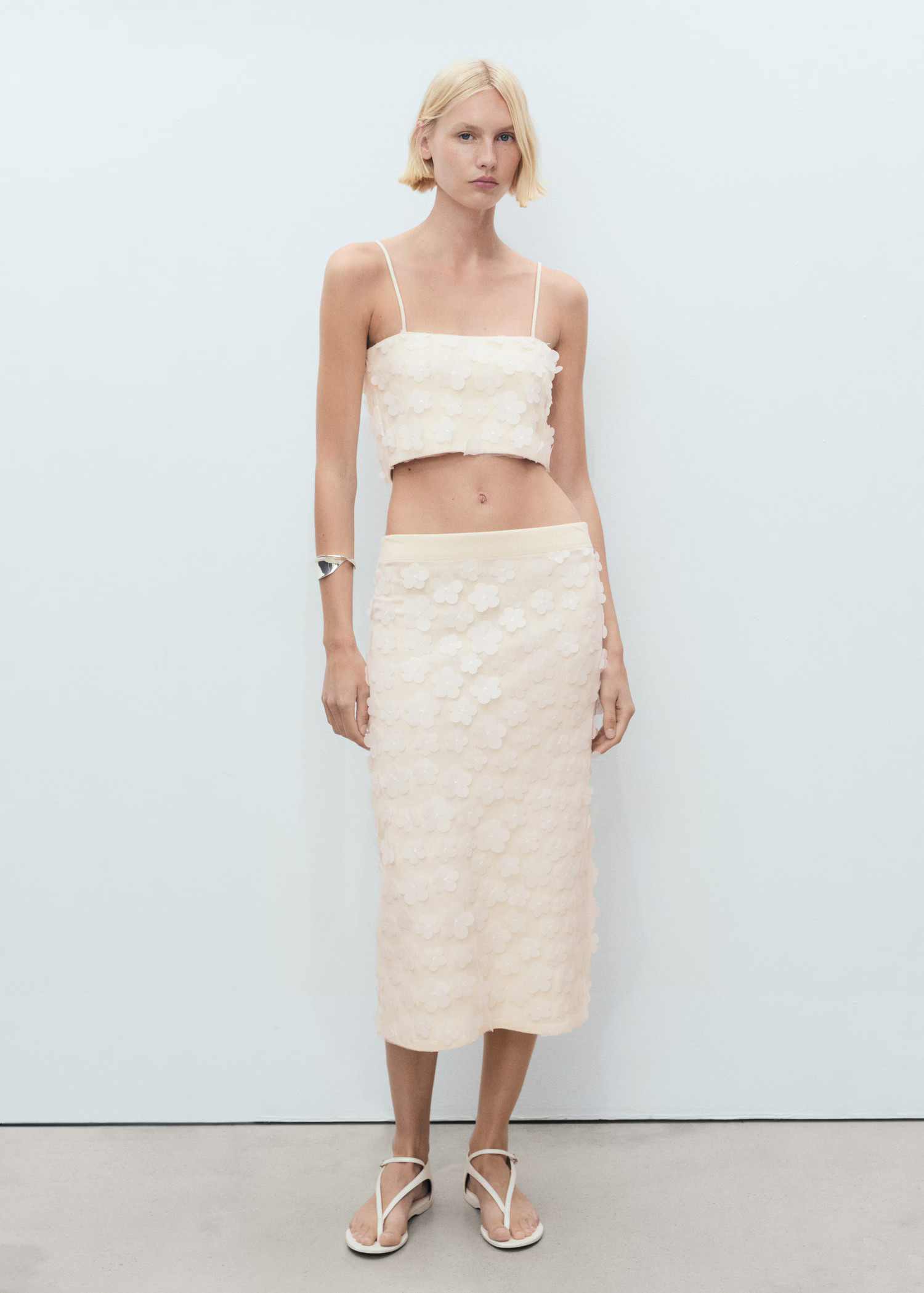 Top à fleurs en relief - Femme | MANGO France métropolitaine | Mango EU